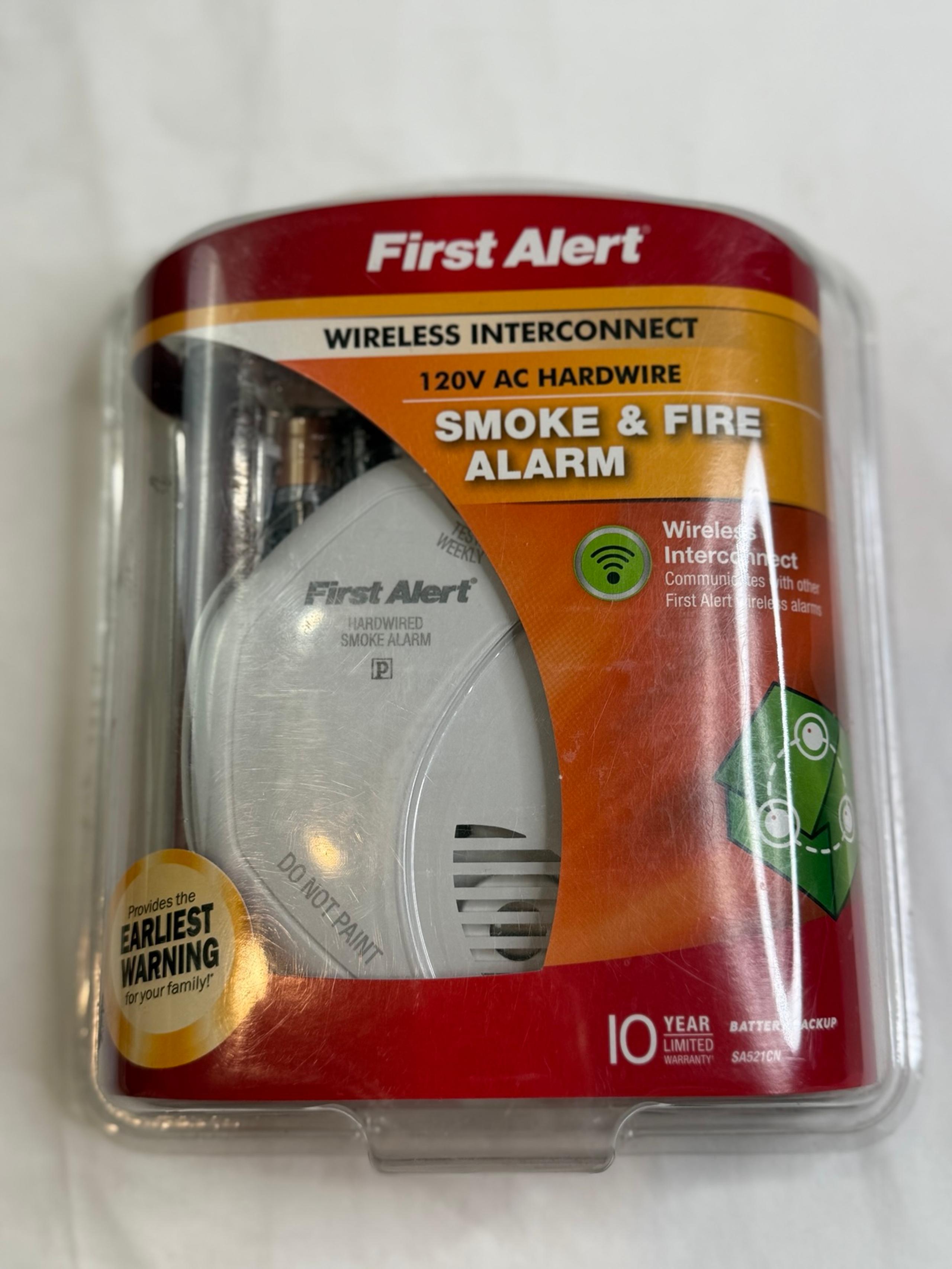 First Alert Wireless Interconnect Hardwire Smoke Alarm w/ Battery Backup Wired