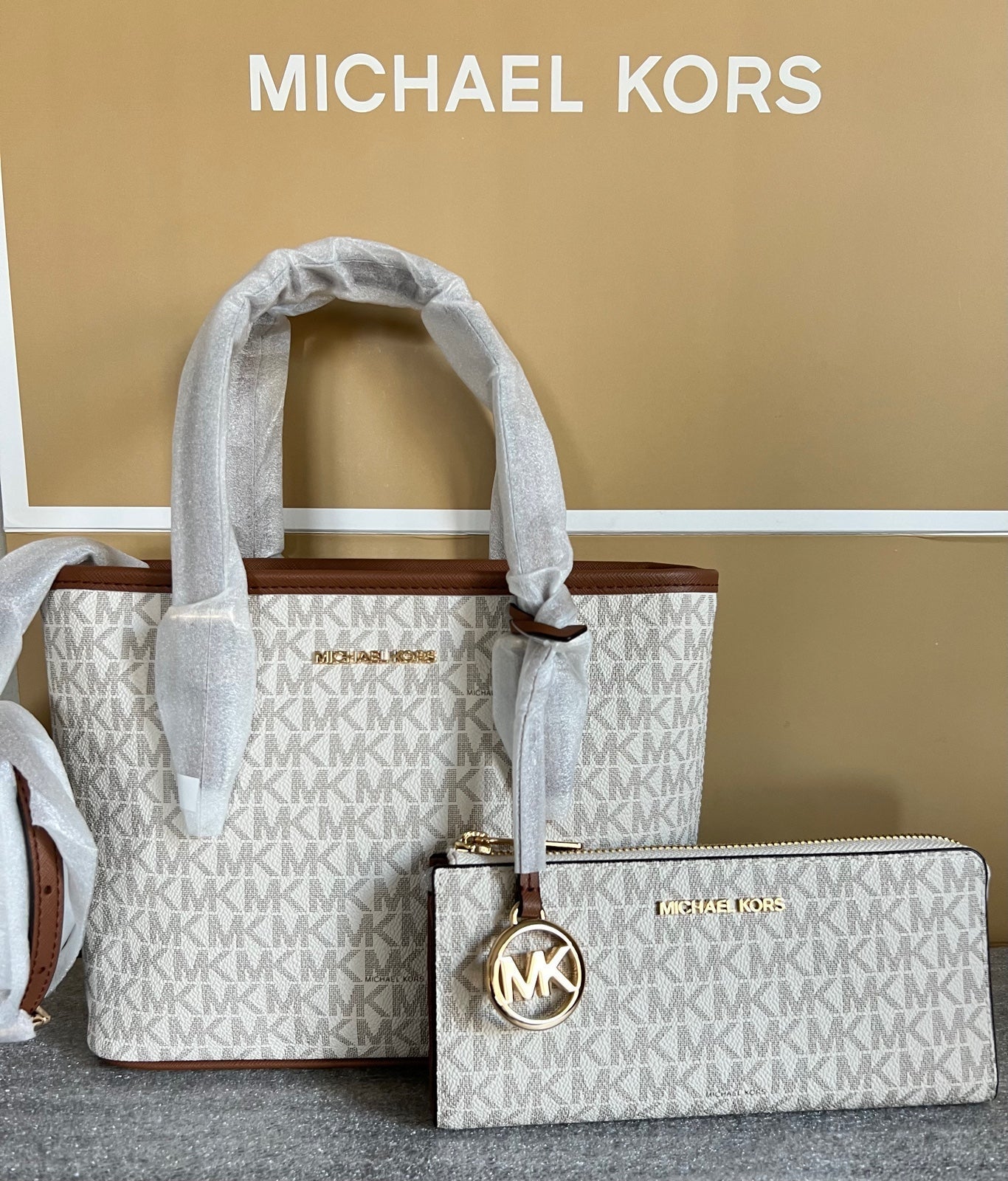Michael Kors jet set ES tote bag and wallet