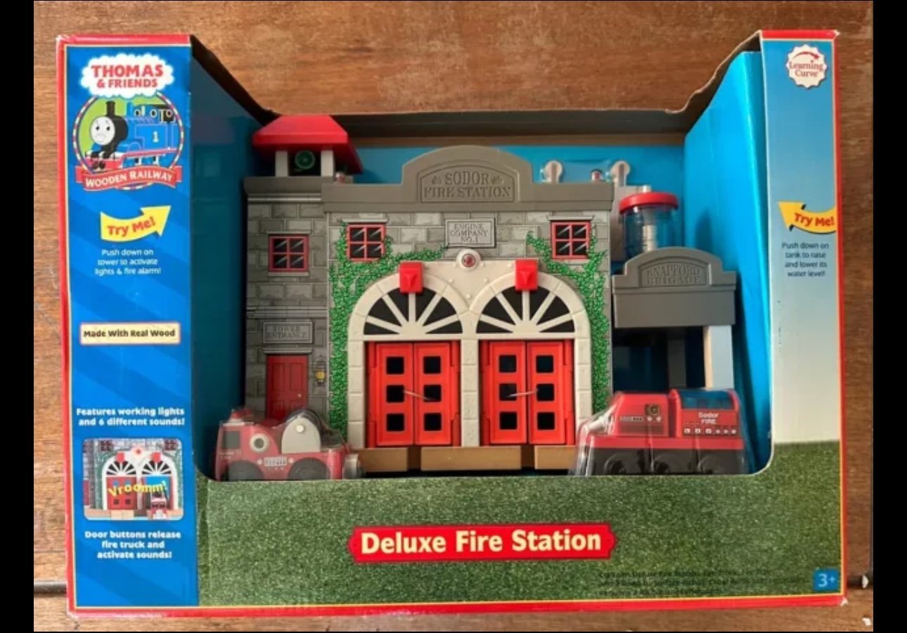 Learning Curve Wooden Thomas the Train Deluxe Fire Station! New!