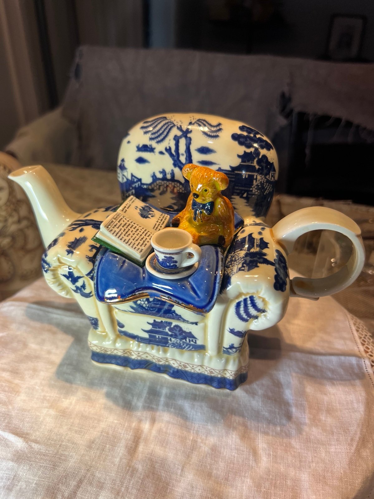 REAL OLD WILLOW Royal Doulton earthware teapot
