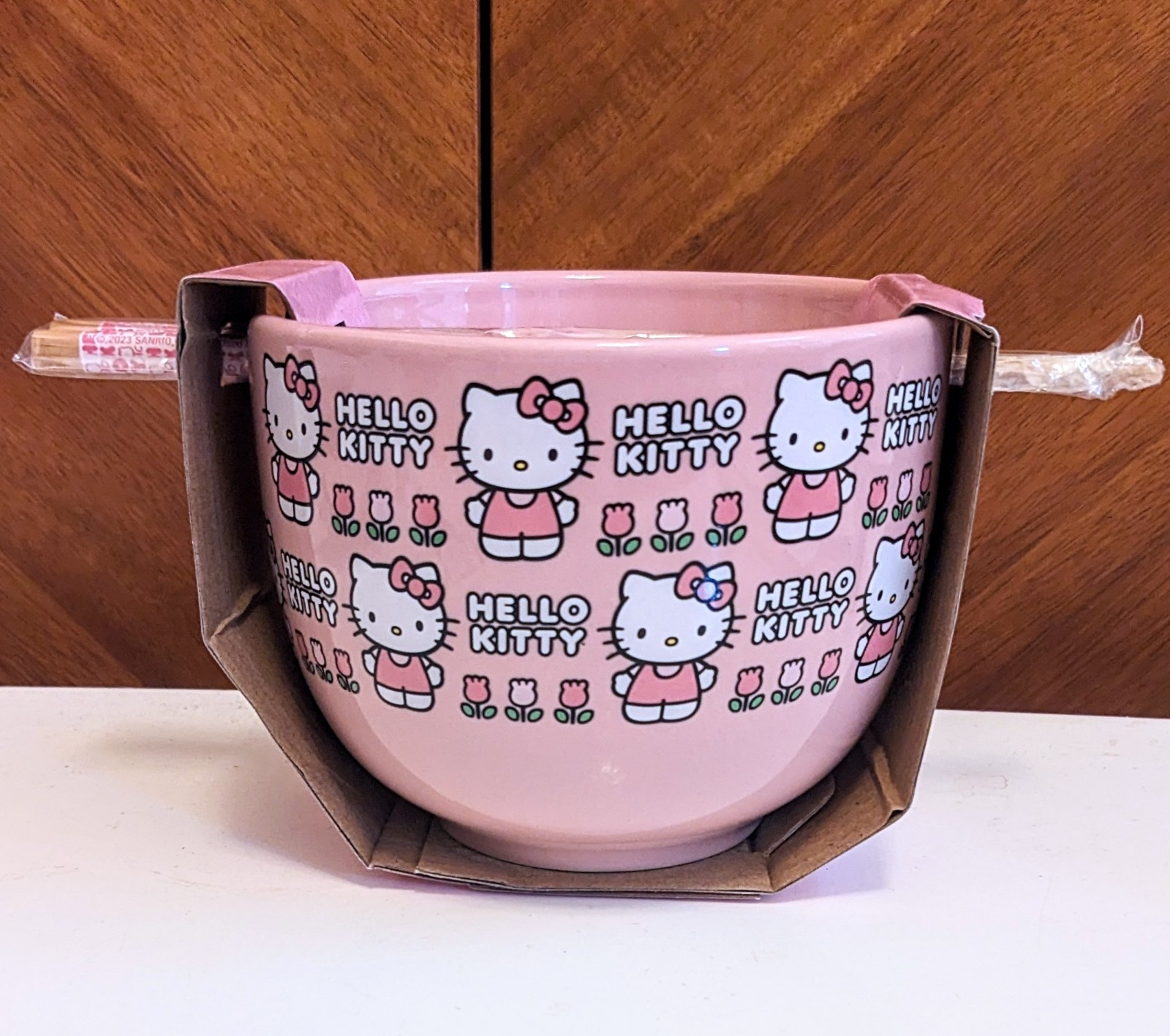 NEW RARE Hello Kitty Tulip Print Ramen Bowl with Chopsticks