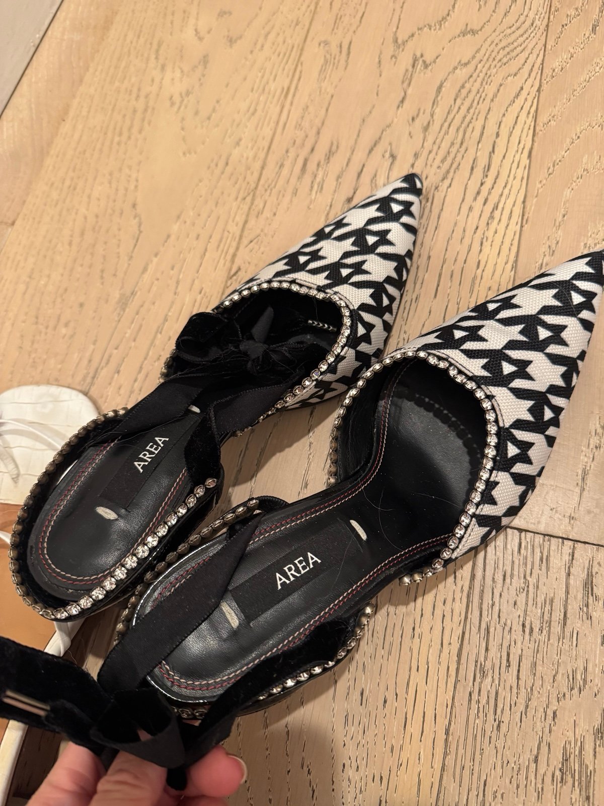 Area Heels