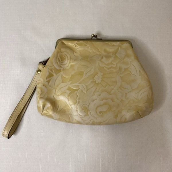 Patricia Nash Womens Leather Wristlet Clutch