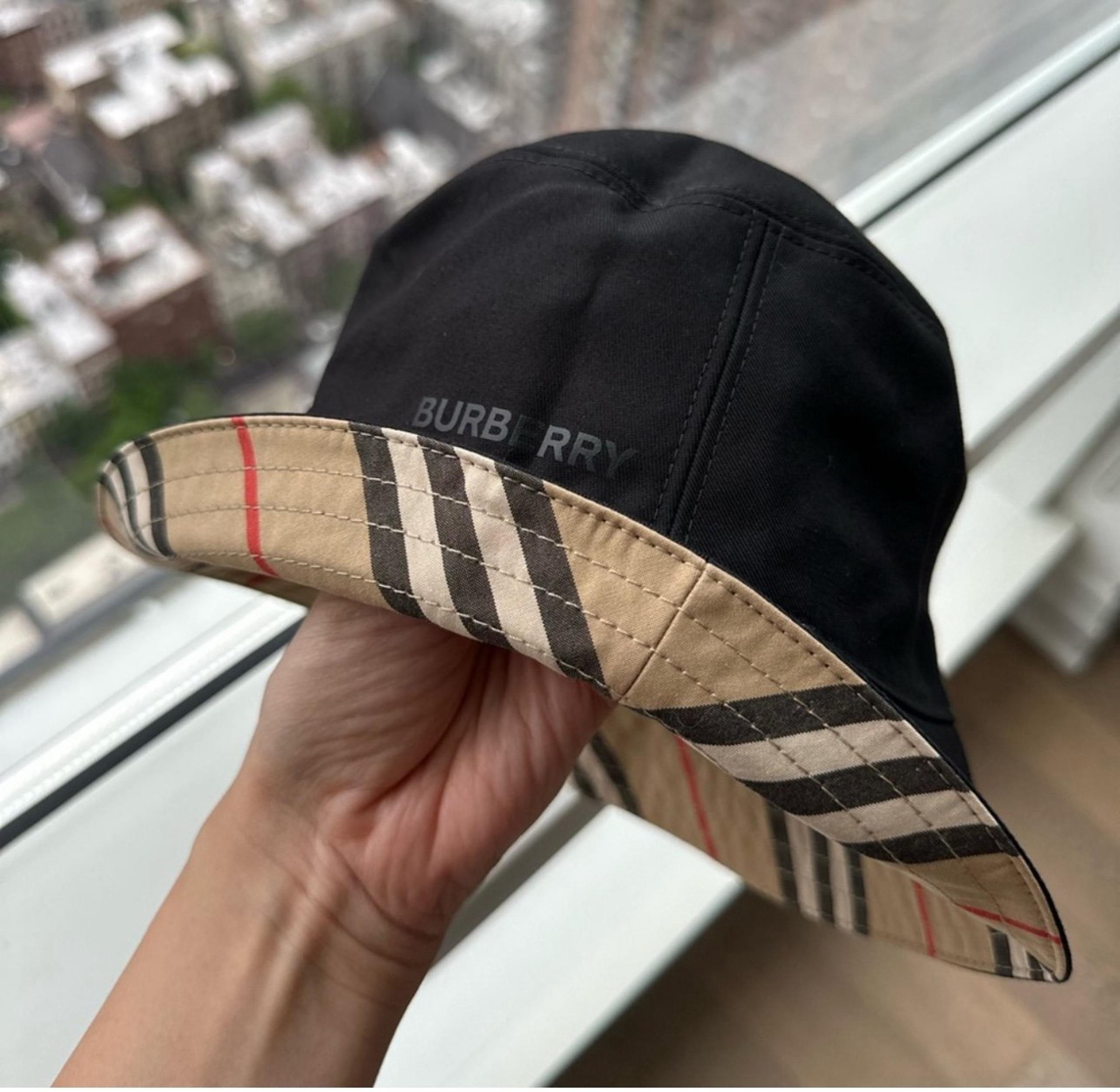 reversible bucket hat check unisex Size small - Burberry