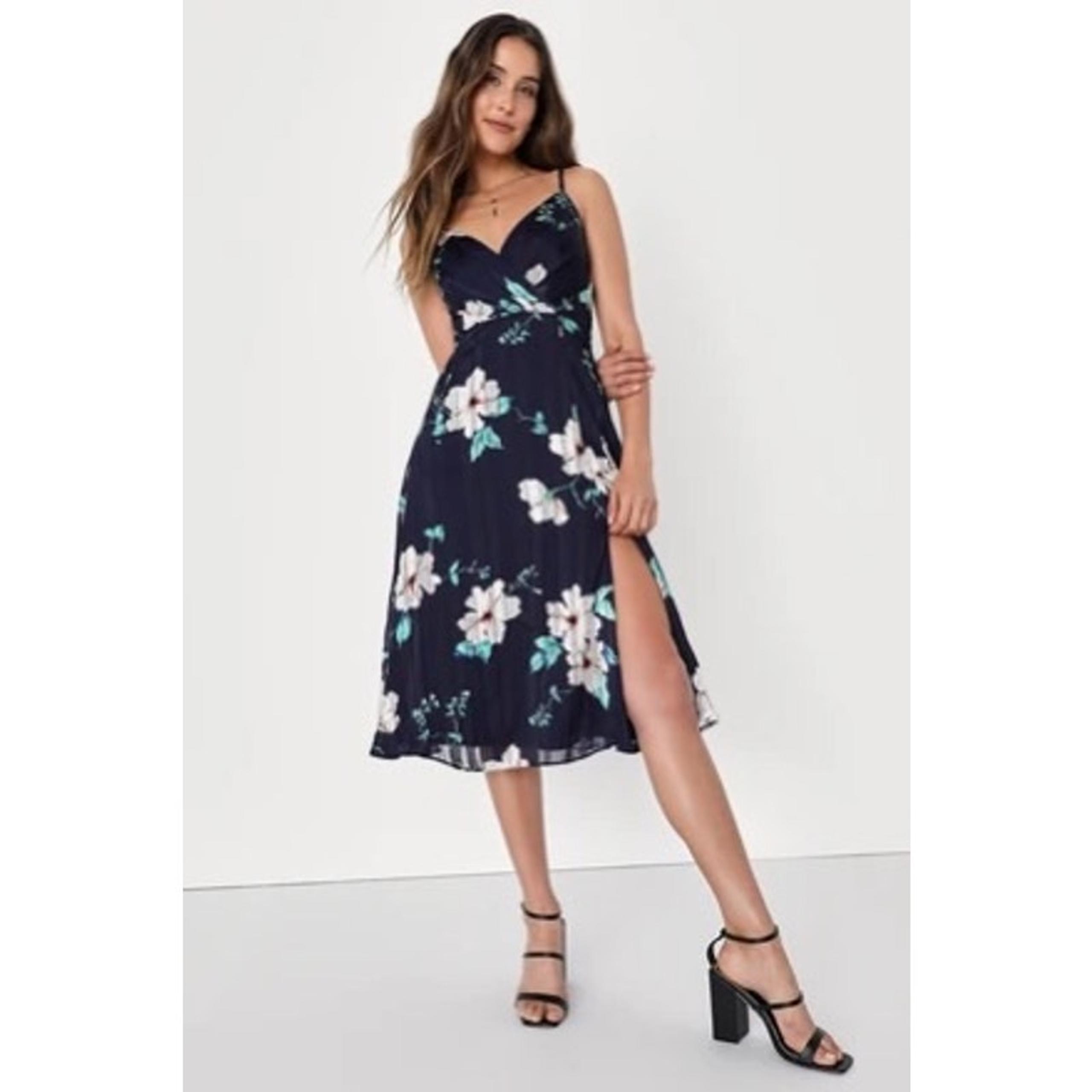Lulus Navy Floral Midi Dress M Romantic Cottagecore Garden Party Slit cocktail