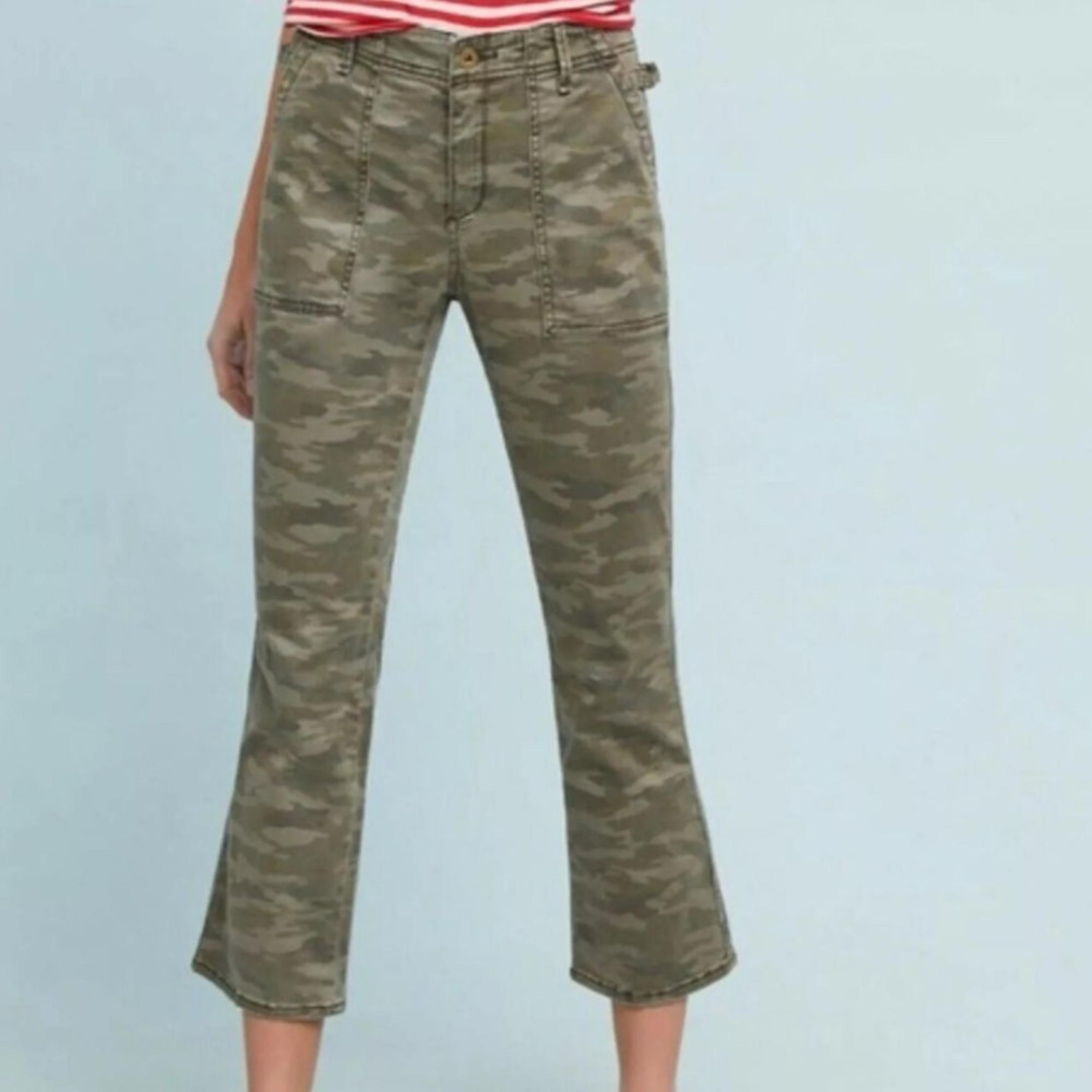 Anthropologie Camo Cropped Crop Flare Utility Mid Rise Cargo Pants Women’s 25