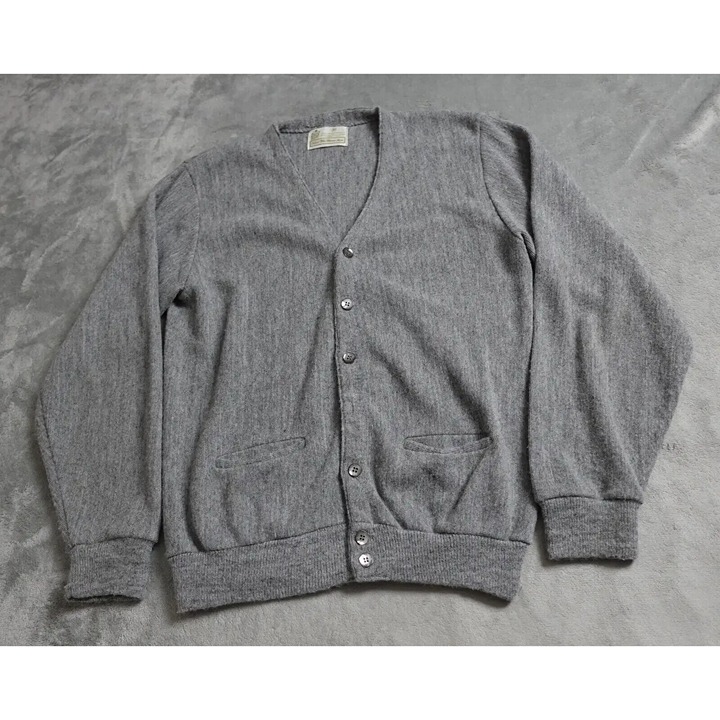 Sears Kings Road Cardigan Sweater Men's Medium Gray V Neck Button Up Long Sleeve
