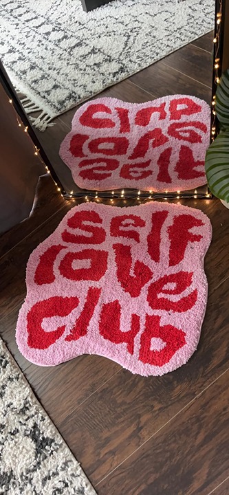 Cute Funky Bath Mat for Bathroom Aesthetic 24’’W x 26’’L, Red and Pink
