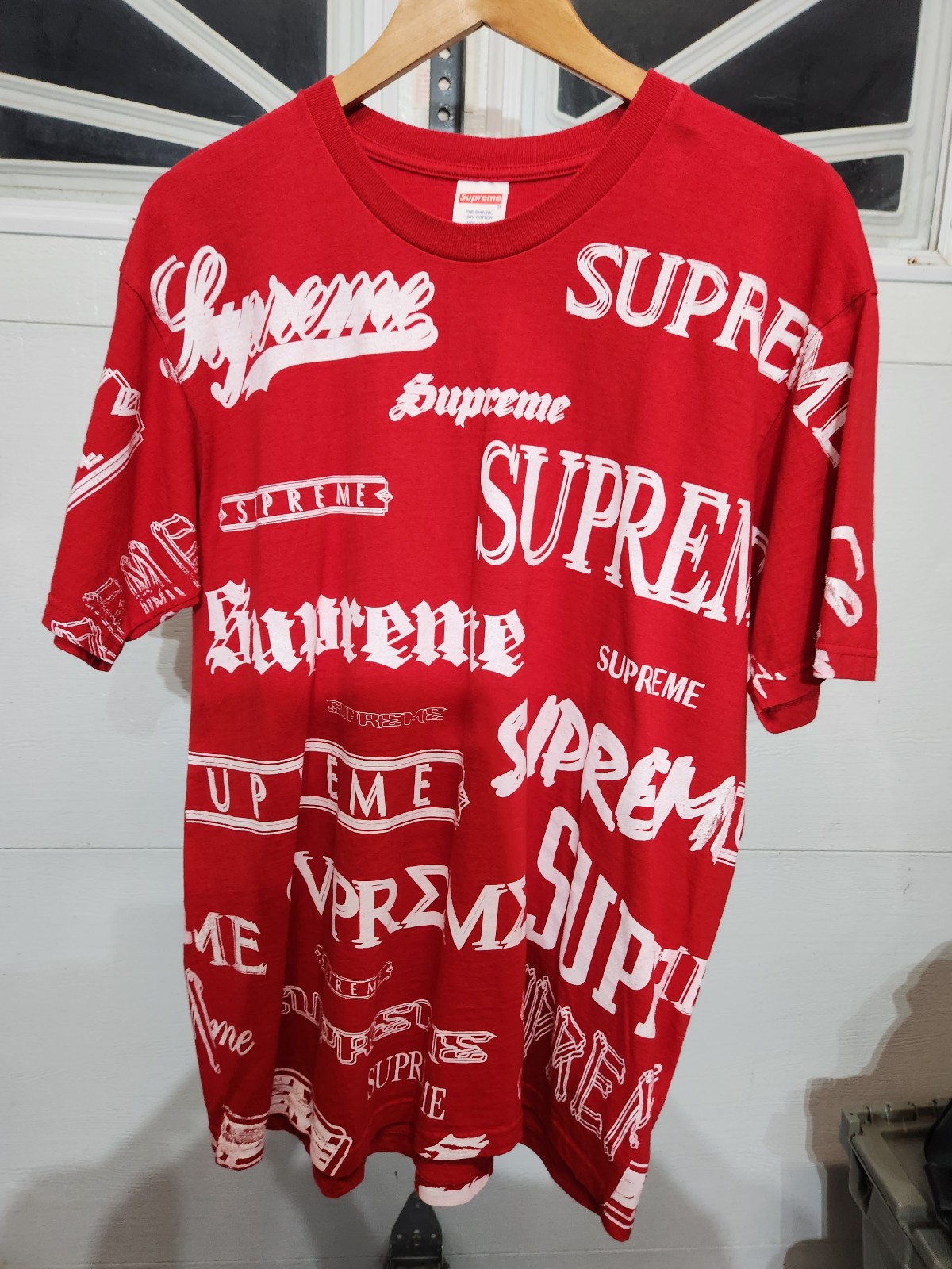 Supreme tshirt