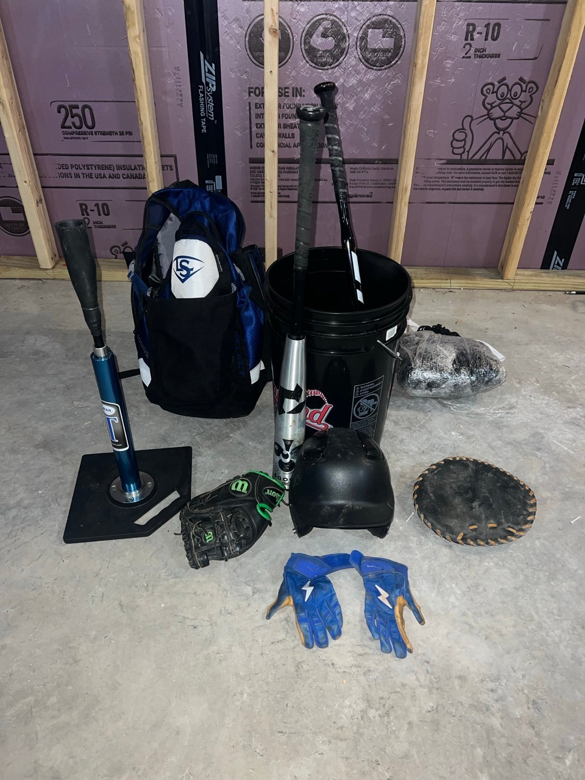 Baseball equipment