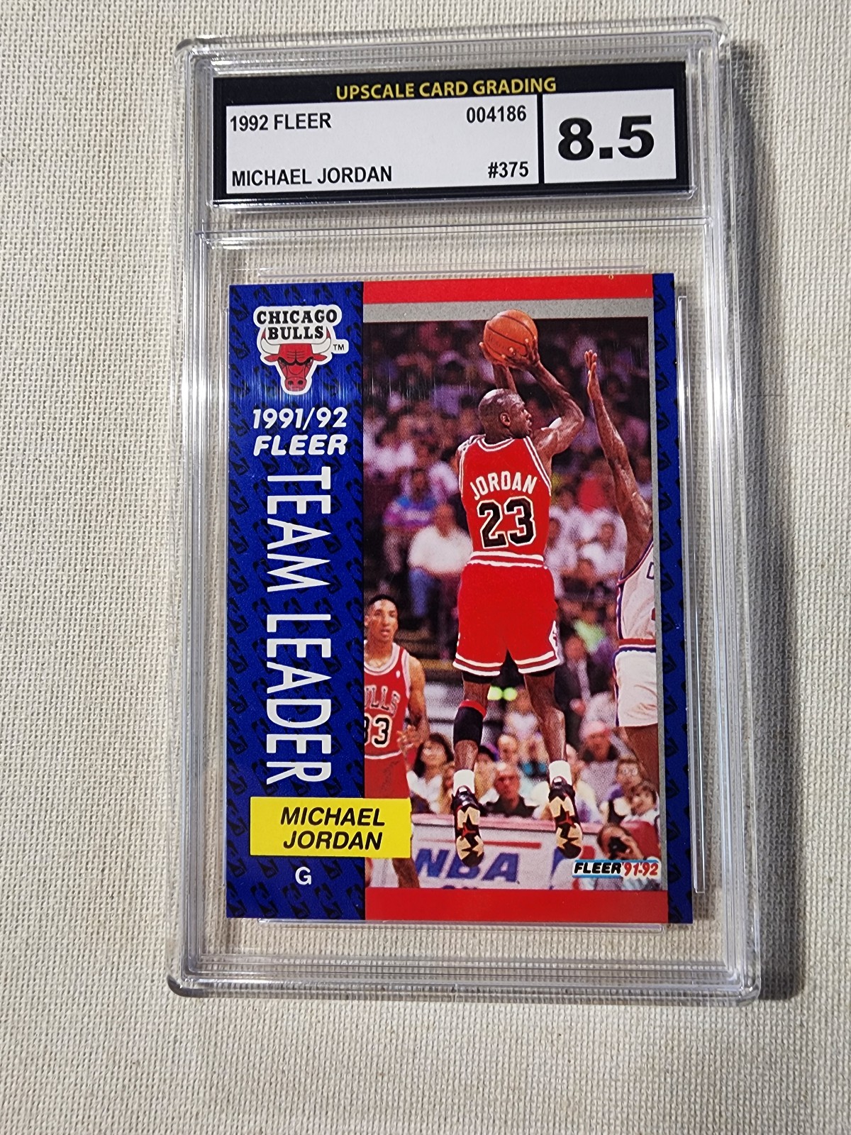1991 -92 Fleer MICHAEL JORDAN HOF GRADED #375 Team Leader Card UCG 9 NM