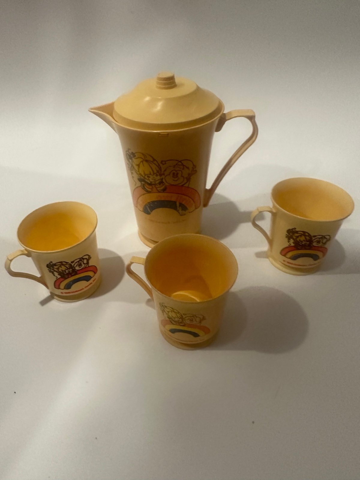 1983 Vinatge Rainbow Brite Tea set