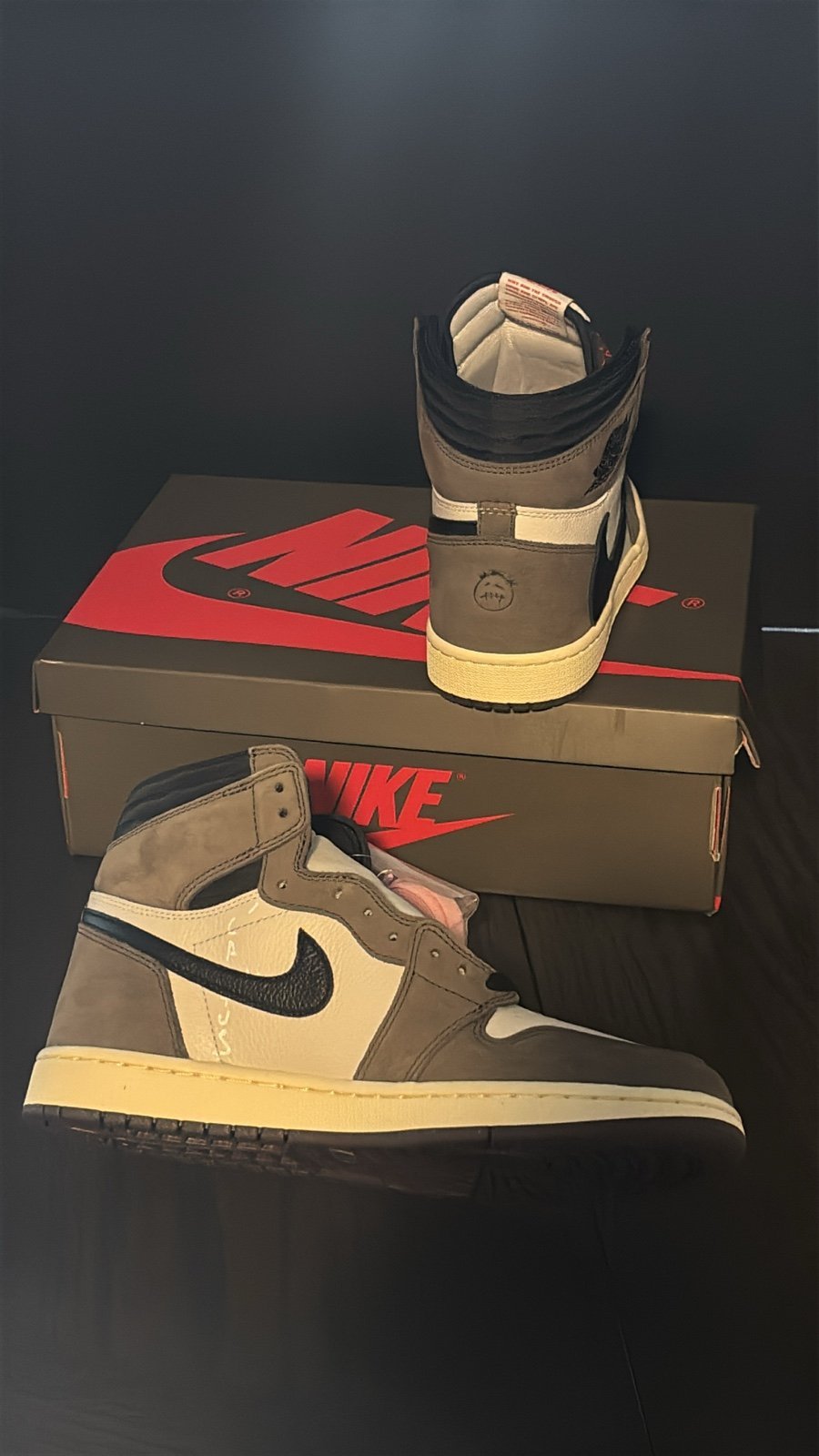 Travis Scott x Air Jordan 1 Retro High OG Mocha