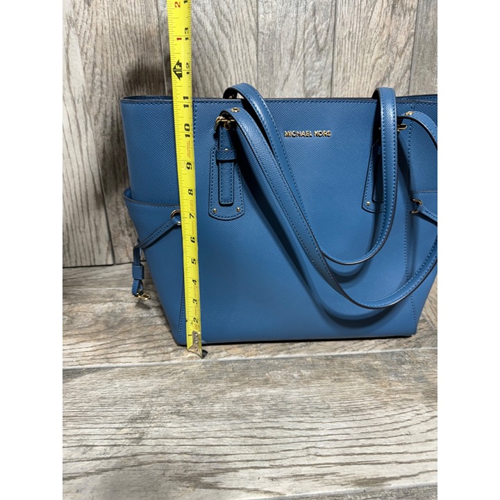 michael kors voyager blue