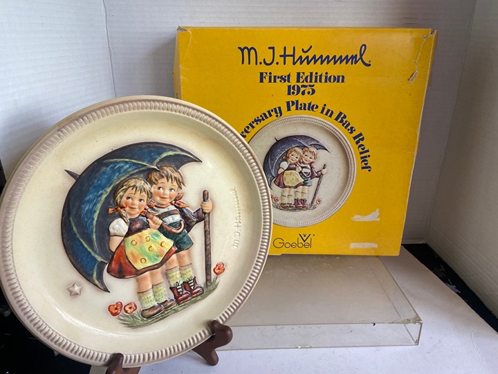 Vintage Gobel Hummel First Edition Rainy Weather Plate