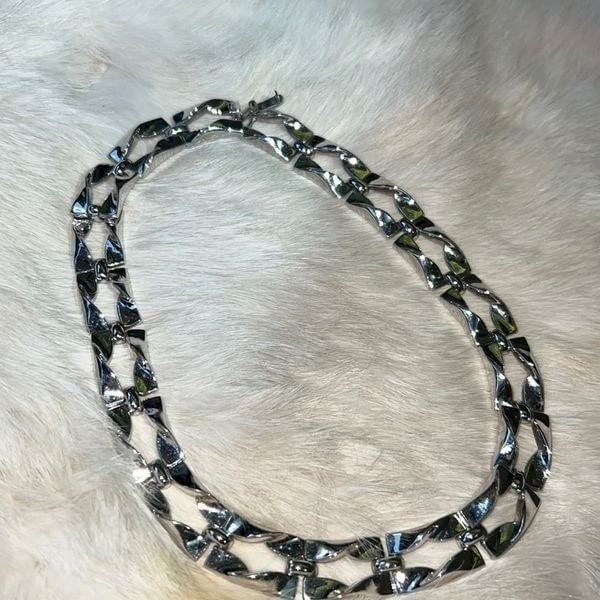 Vintage Classic 1930’s TRIFARI Smooth SilverTone Linked Choker Necklace, Signed