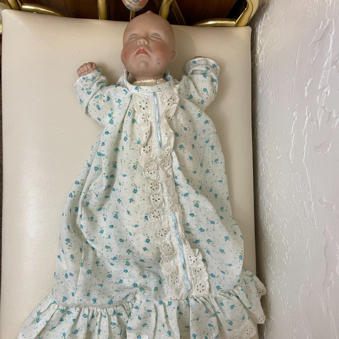 VTG Lloyd and Lee Middleton 'Sweet Dreams' Collectible Baby Doll w/ OG Dress