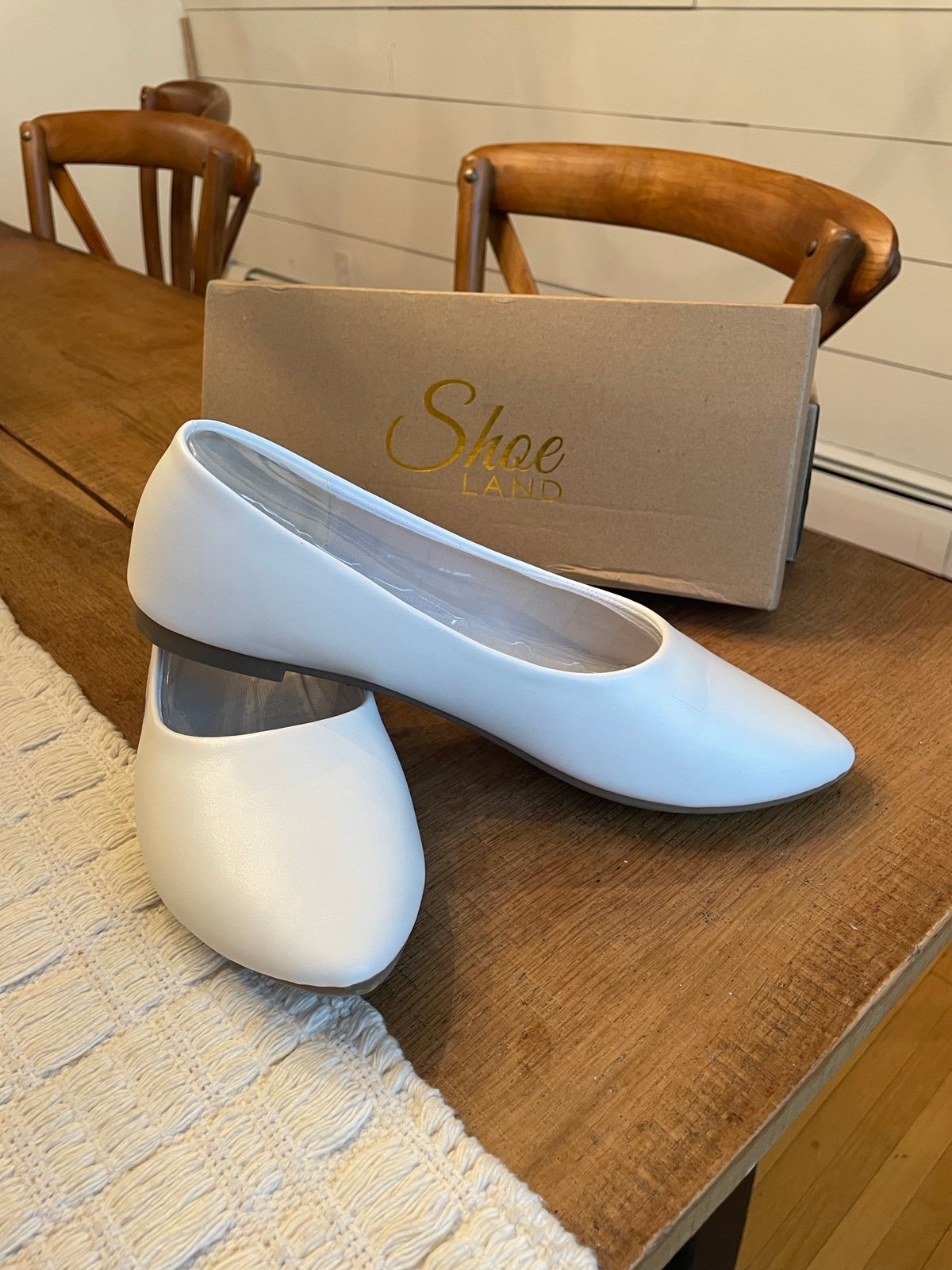 White clearance flats dsw