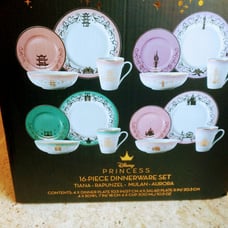 Disney Princess 16-piece Dinnerware Set TIANA, MULAN, RAPUNZEL, AURORA