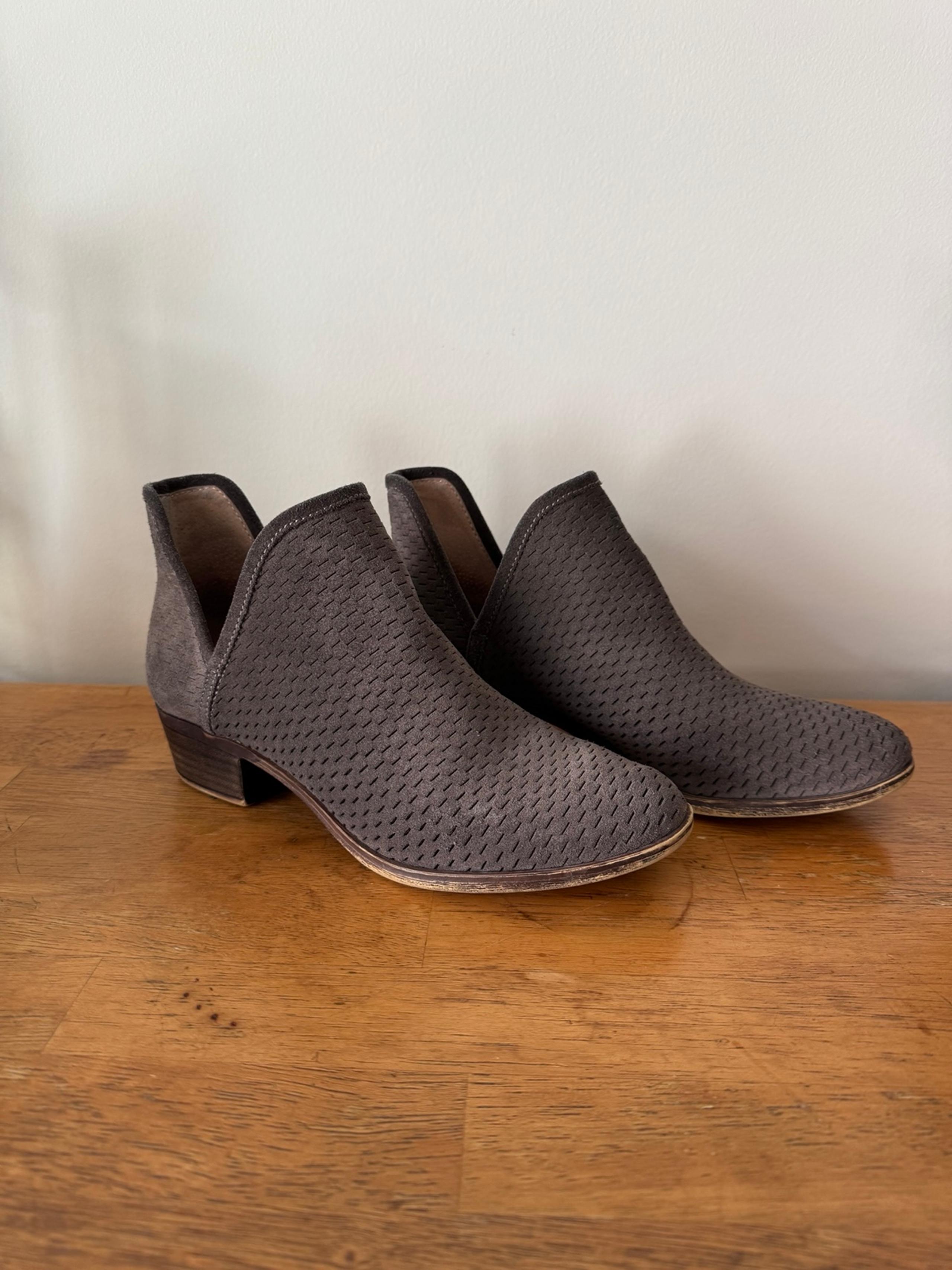 Lucky Brand Women's Baley Ankle Boot Size 7.5 size 38