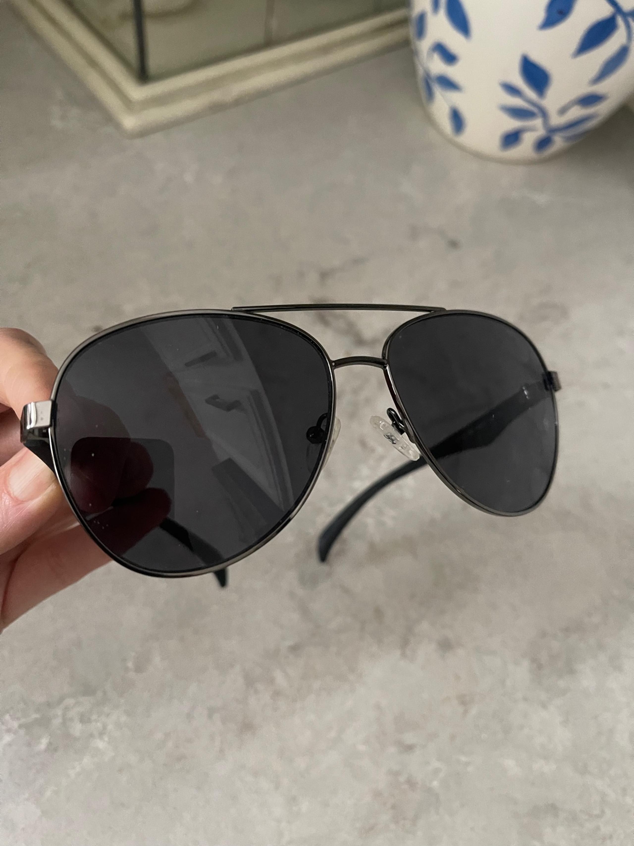 Kenneth Cole reaction black Aviator Sunglasses