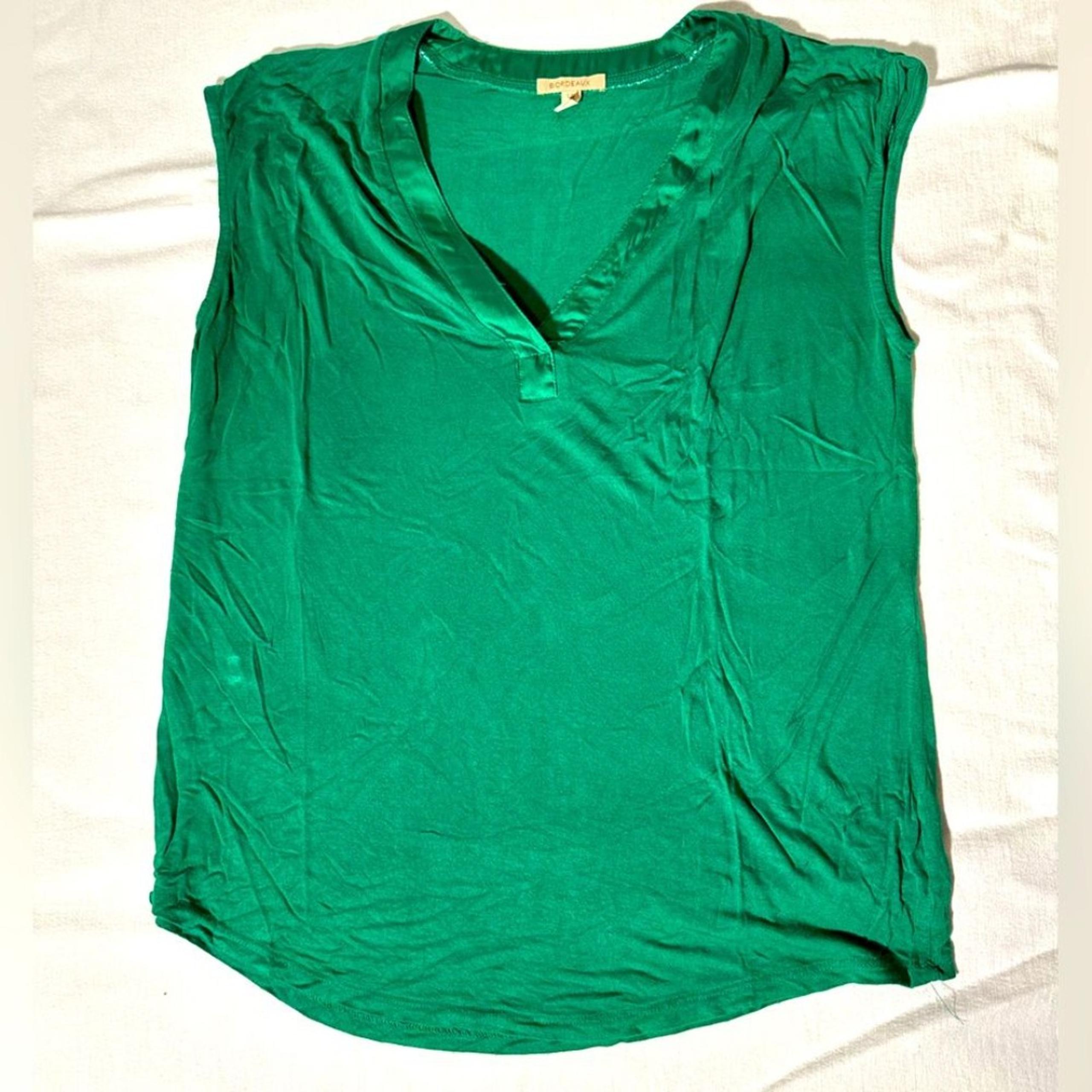 Green henley style t-shirt from Bordeaux