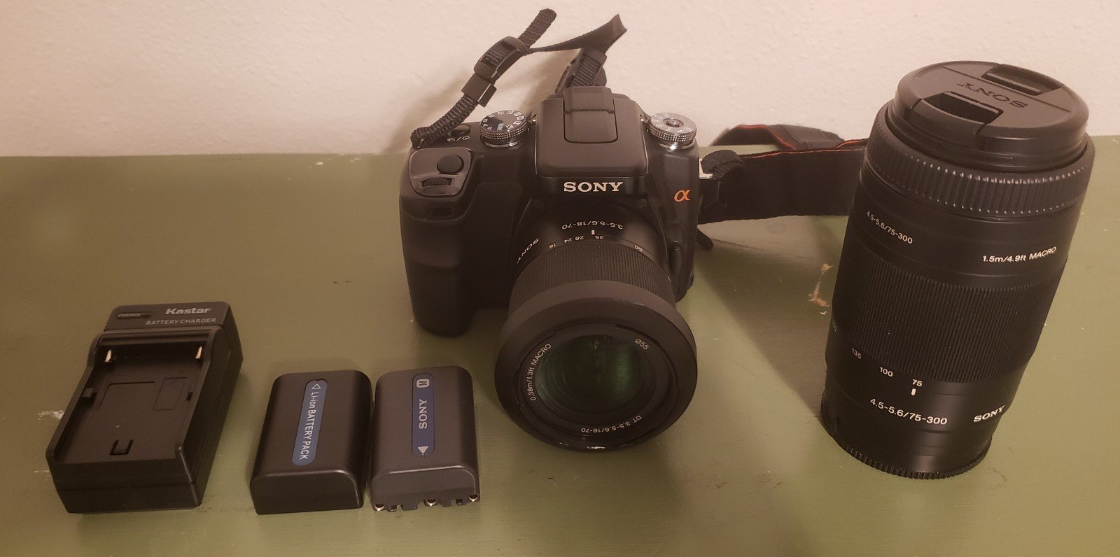 Sony Black Alpha DSLR-A100 Digital Camera Bundle
