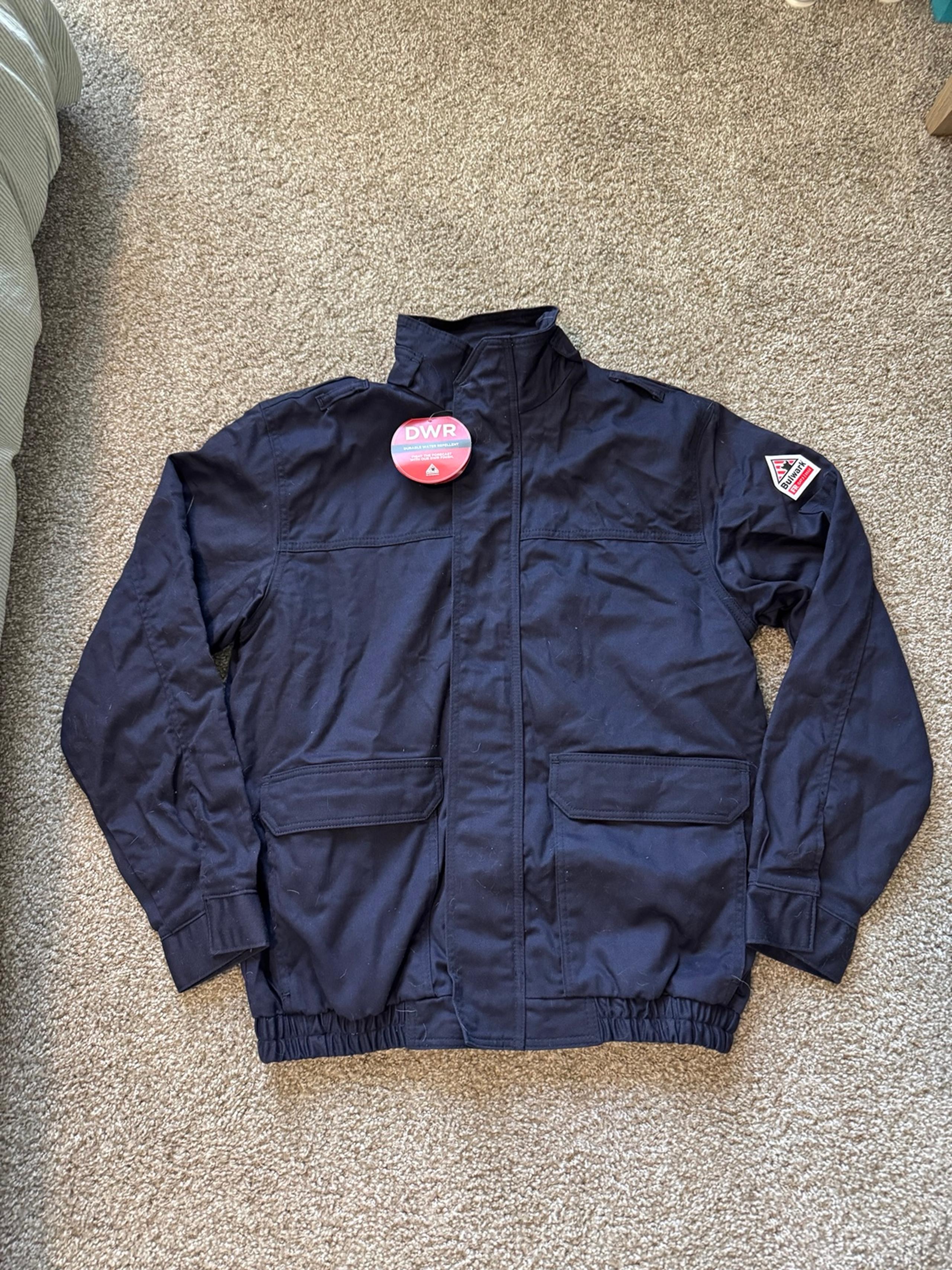 Mens Bulwark FR Heavyweight Jacket Navy CAT 3 2112 size Medium NEW W TAGS