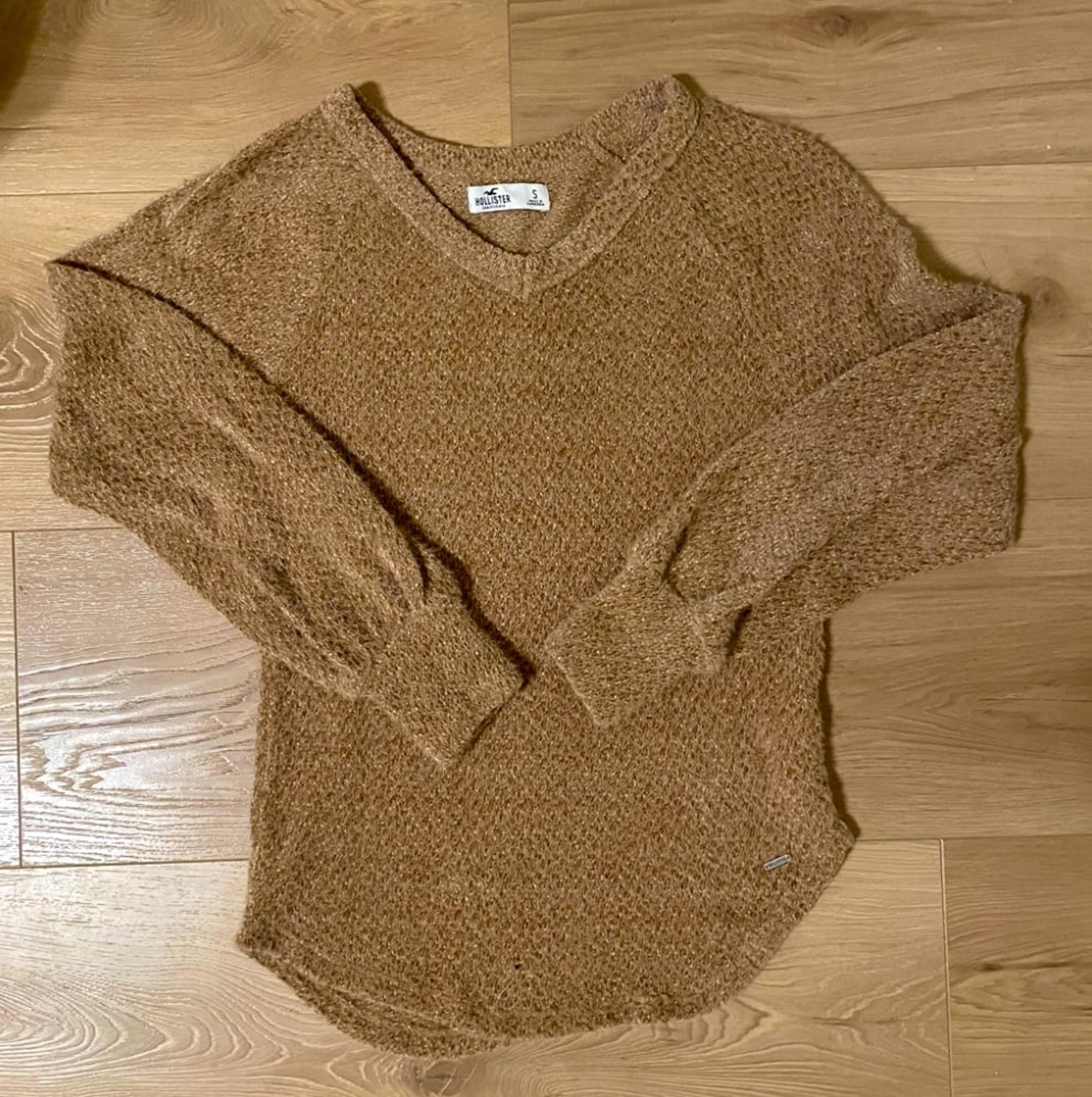 Women’s HOLLISTER V Neck Brown Fuzzy Sweater Sz S New!