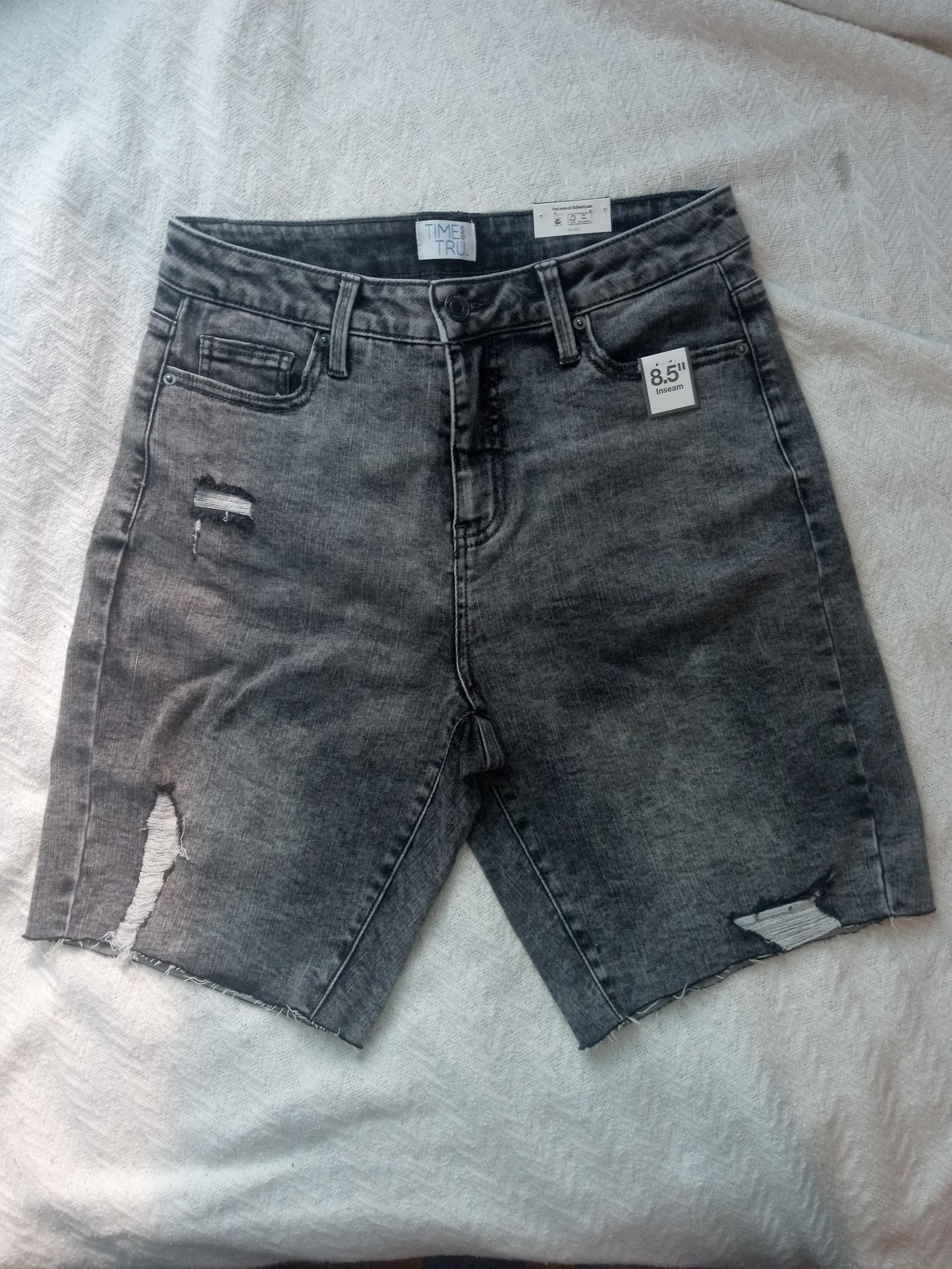 Time and Tru Women's size 6 Destructed Hem Denim Jean Bermuda Shorts Gray NEW