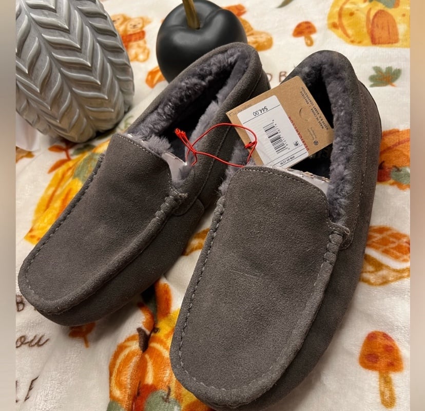 11, Dluxe Dearfoams Indoor/Outdoor Slippers Suede