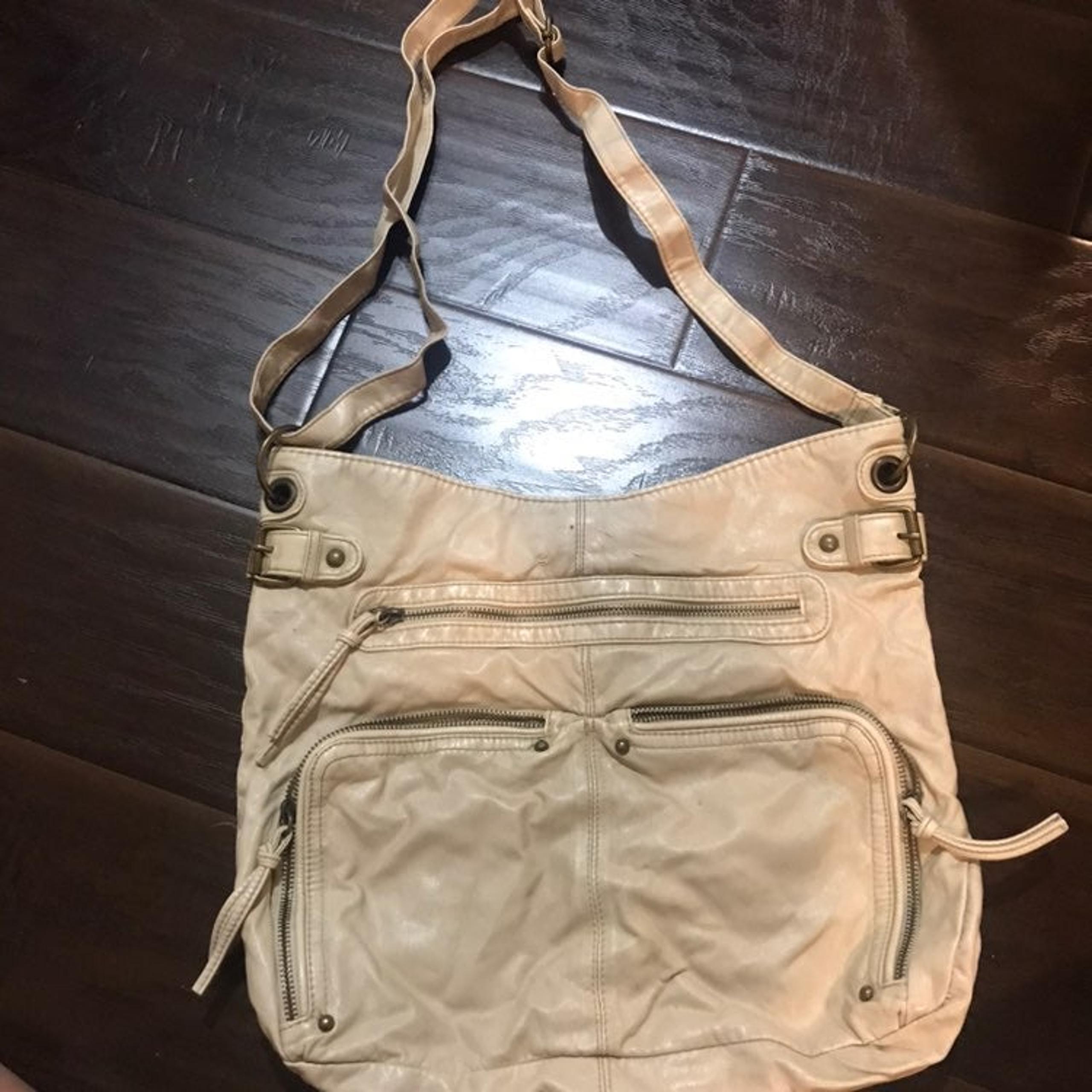 shoulder bags