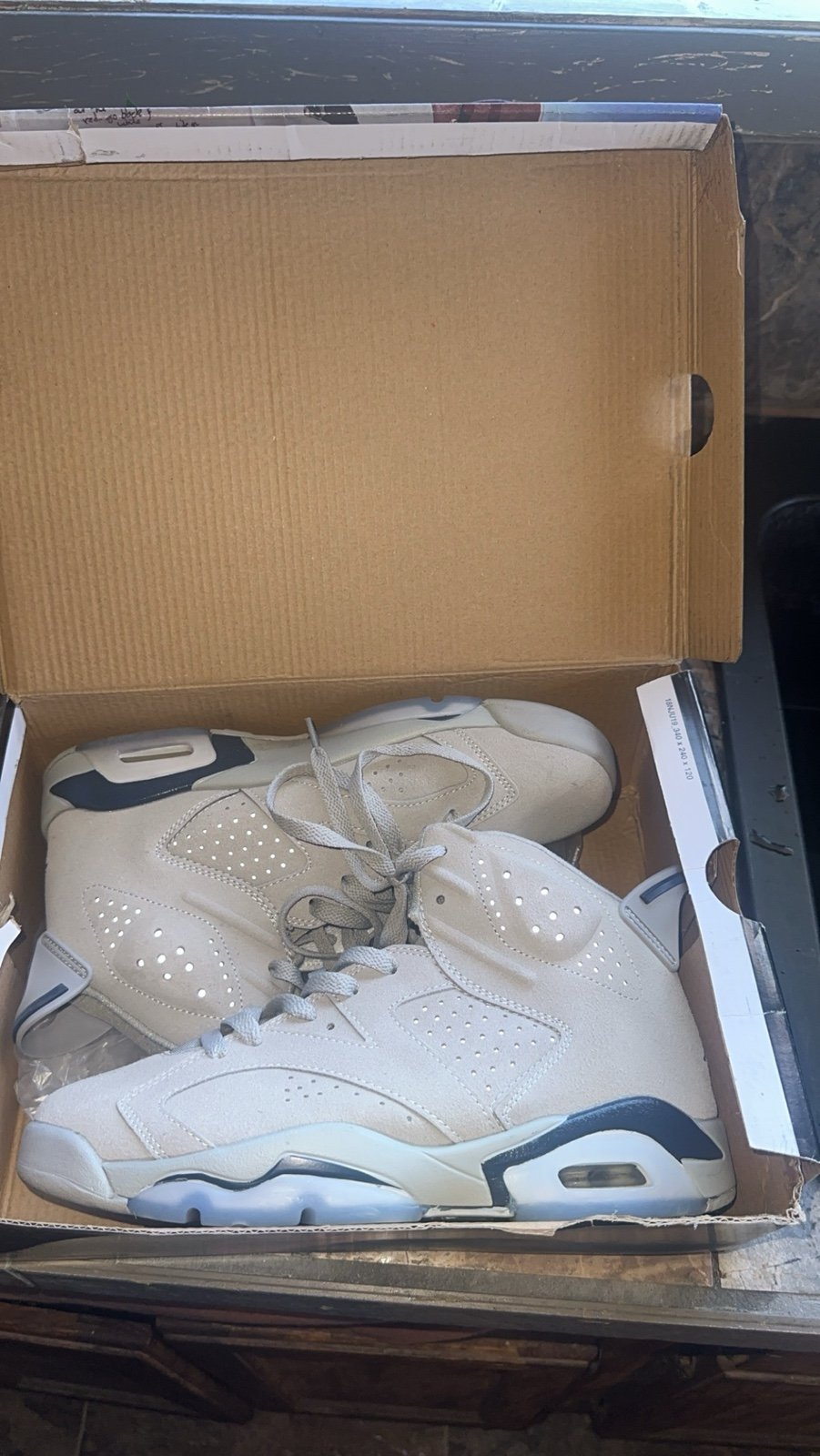 Nike Air Jordan 6 Retro Shoes in White/Midnight Navy