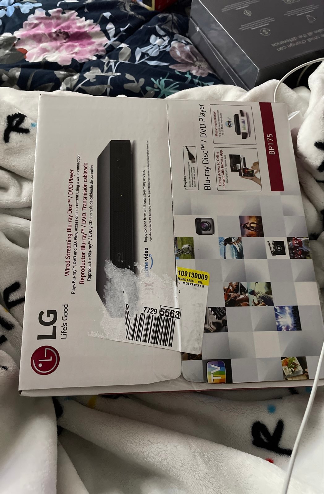 LG - Streaming Audio Blu-ray Player - Black