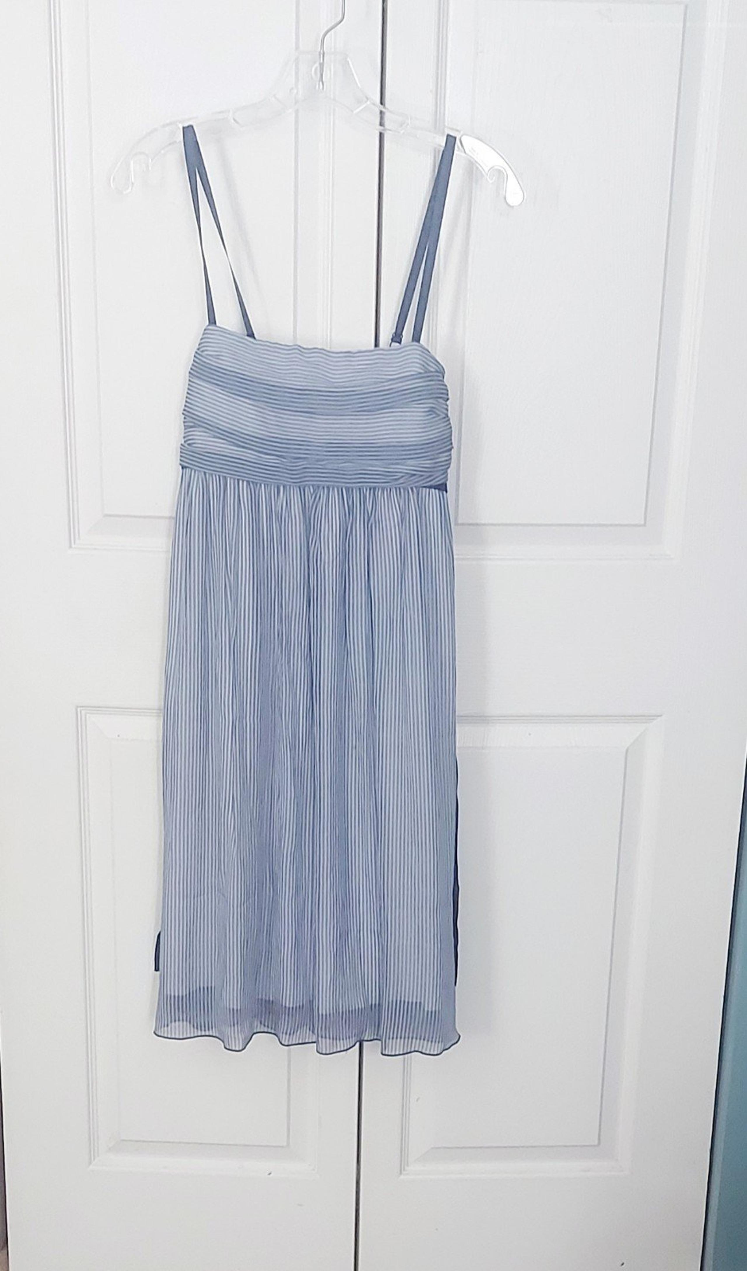 Forever 21 Womens blue and white knee length dress. Sz: M NWOT like new.