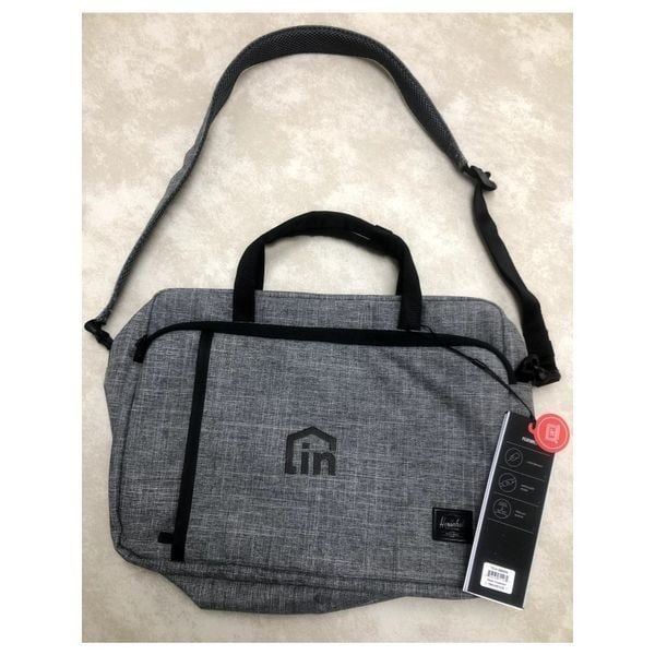 NWT Herschel Tech Gibson Laptop Messenger Shoulder Bag in Raven Crosshatch 16 
