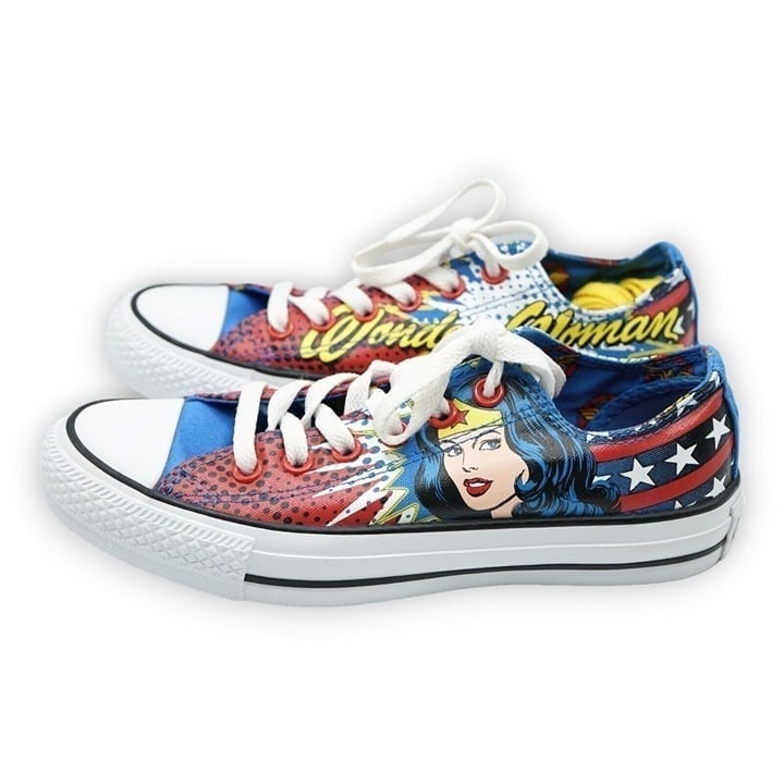 NWOT Wonder Woman Chucks Converse All Star DC Comics Retired Great Gift Size 7