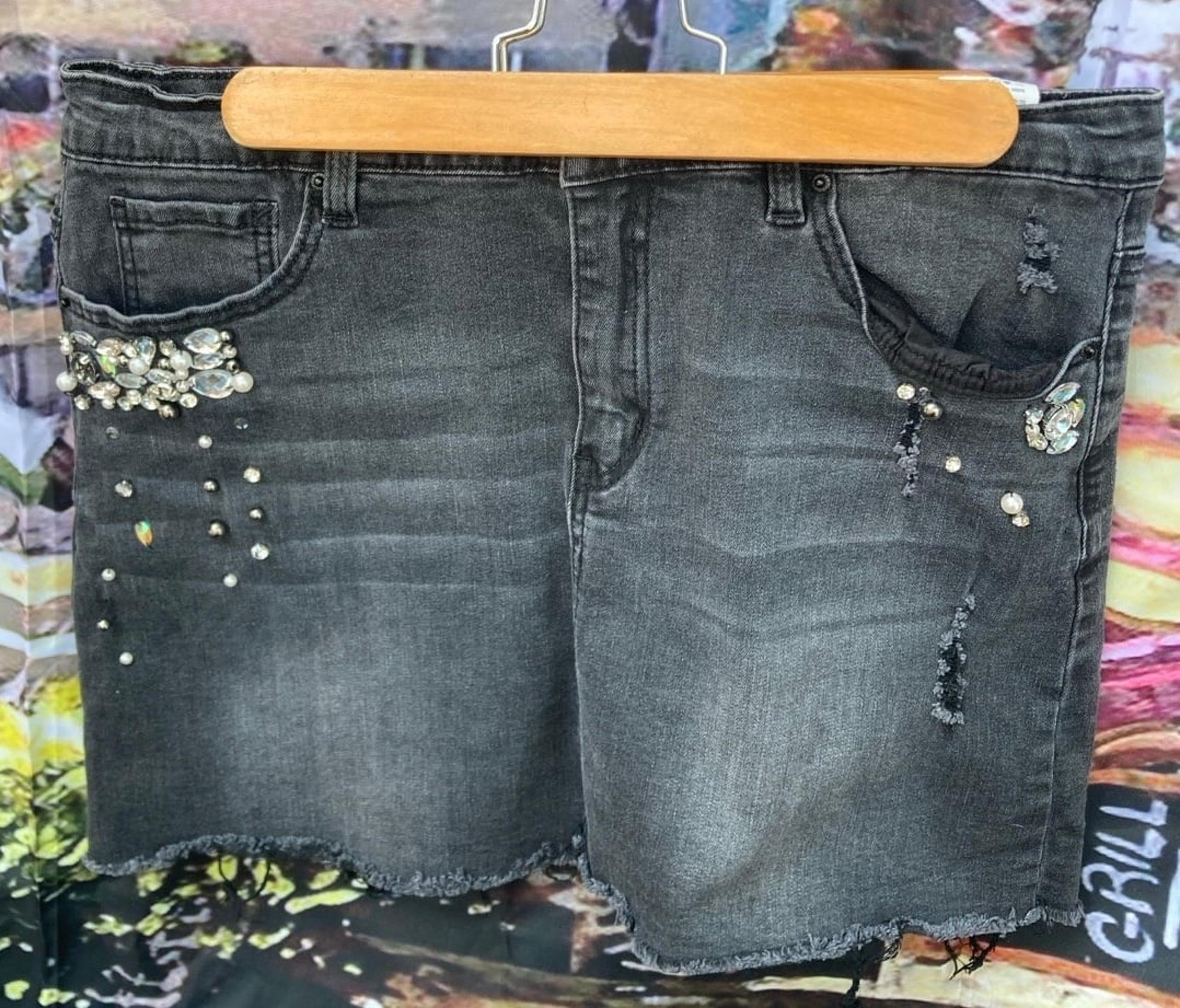Angel Kiss Skirt size XL