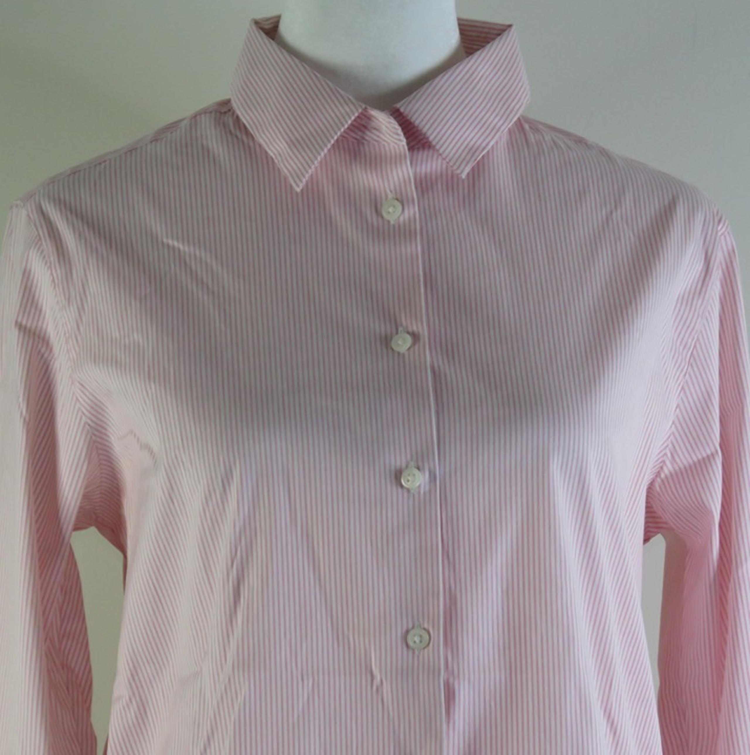 Uniqlo Women's Pink & White Striped Long-Sleeve Button-Up Shirt Size L (C1387)