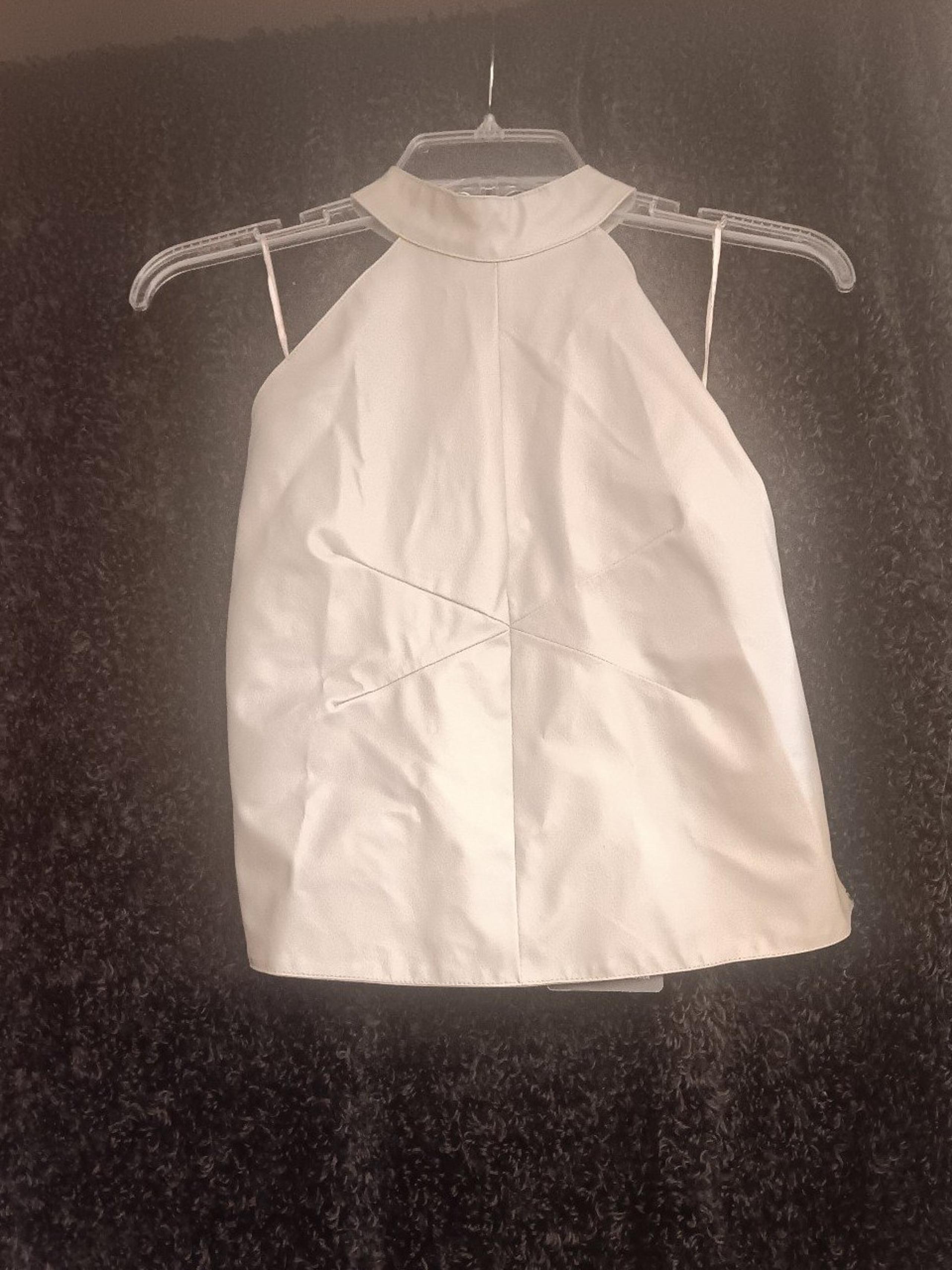 PLT- open back top buckle detail