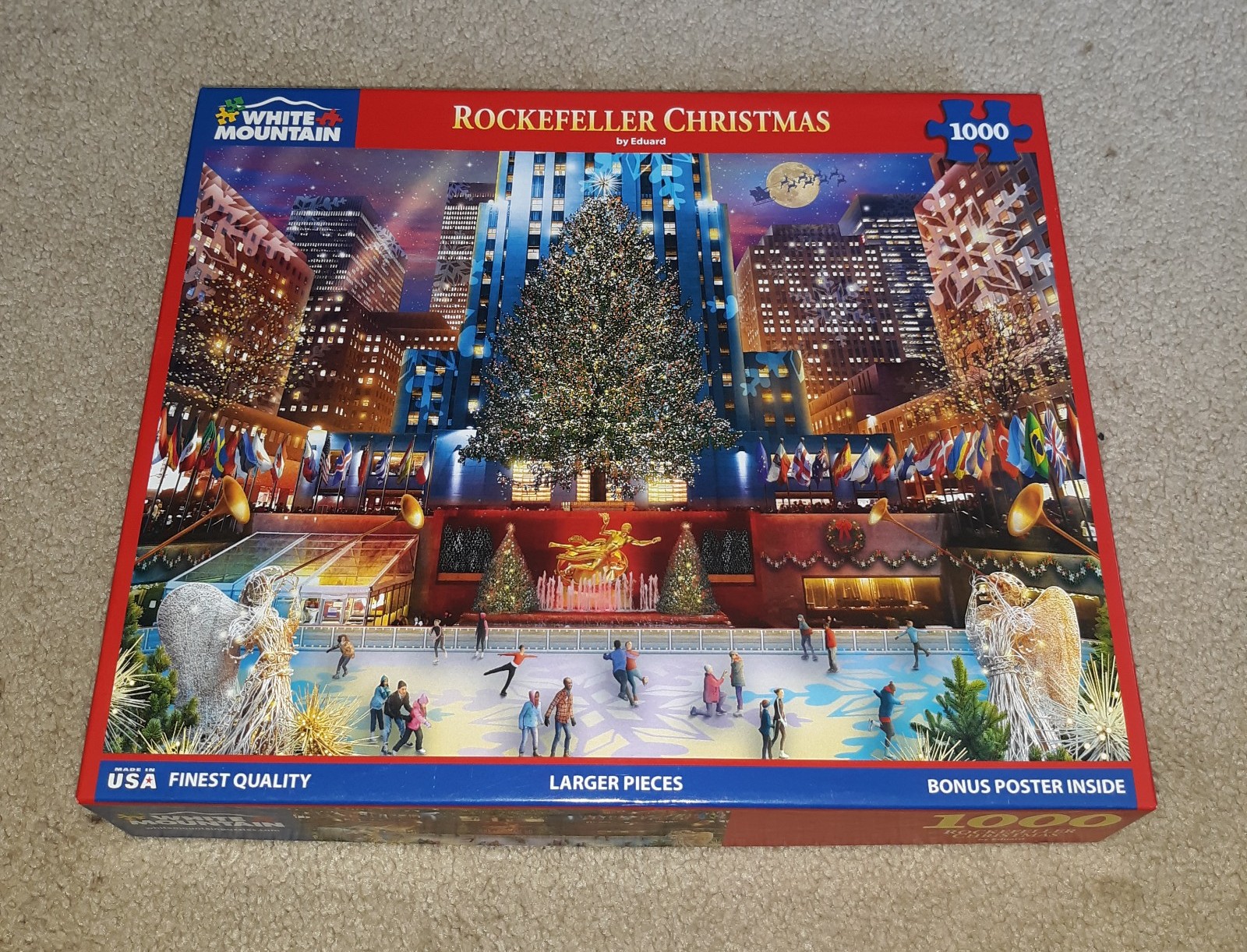 White mountain puzzle 1000 Rockefeller Christmas 24×30 used all pieces There
