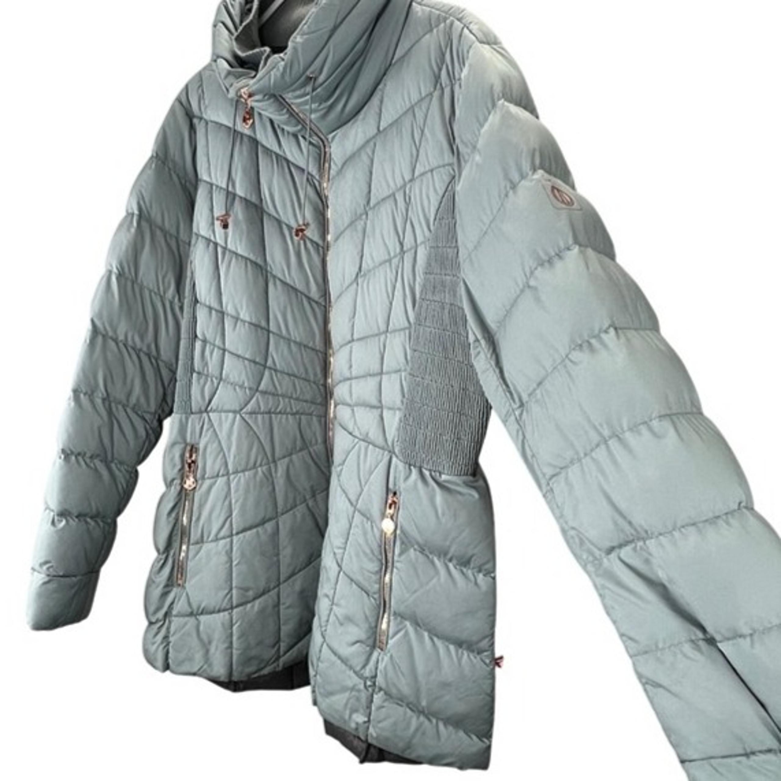 Bernardo Puffer Coat Jacket XXL Blue Primaloft Packable Zip Smocked Duck Free