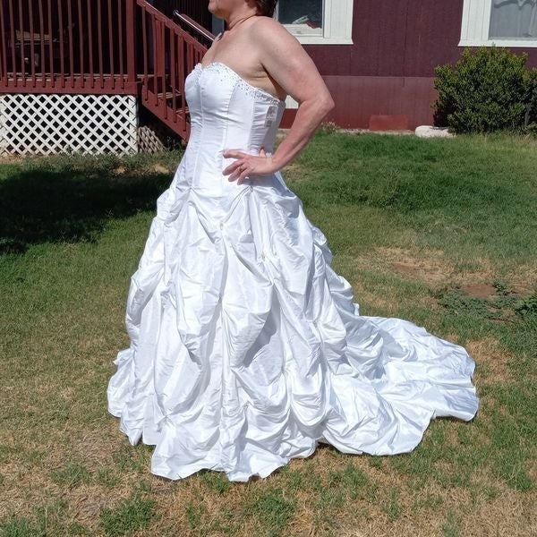 Vintage 80s David's Bridal Polyester nylon Jeweled wedding dresses sz 16.