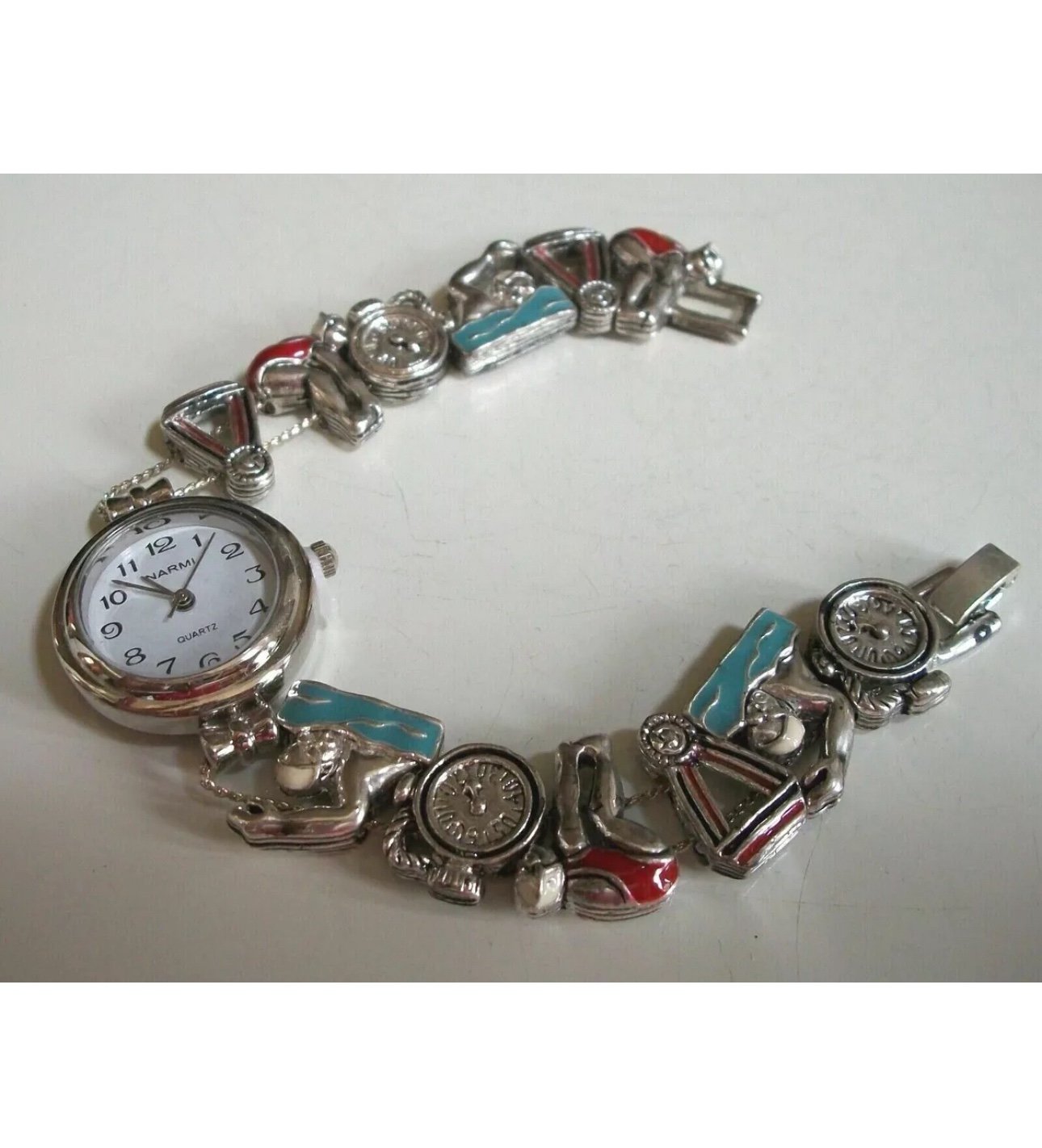 Women’s silver finish swimming fashion casual fun watch