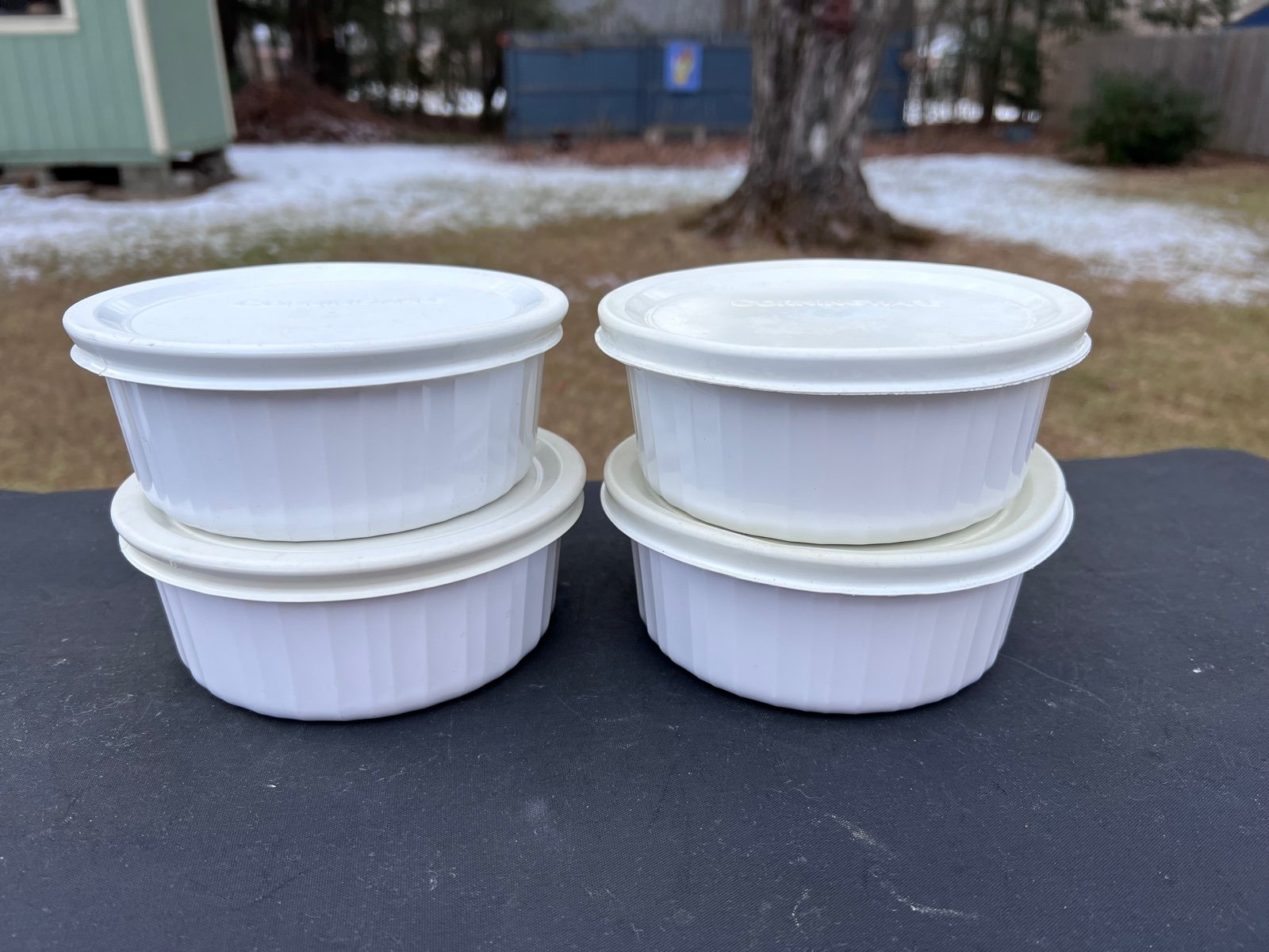 Corningware F-16-B Ramekins with lids
