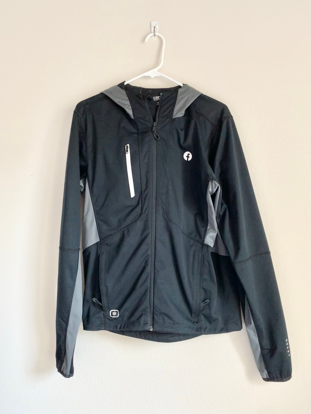 NWOT Facebook Logo Meta Classic Employee Windbreaker Jacket Adult Small
