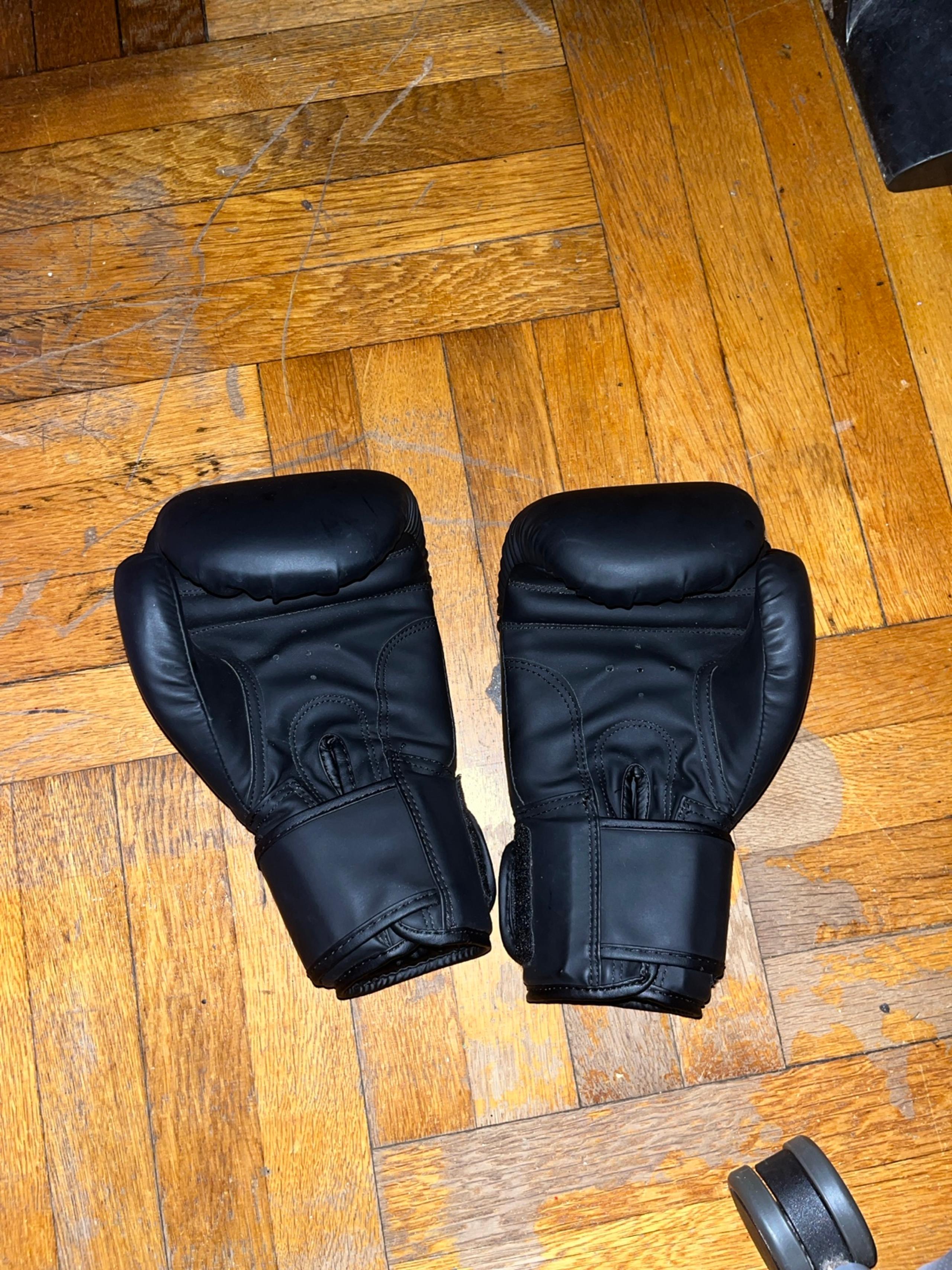 Boxing gloves