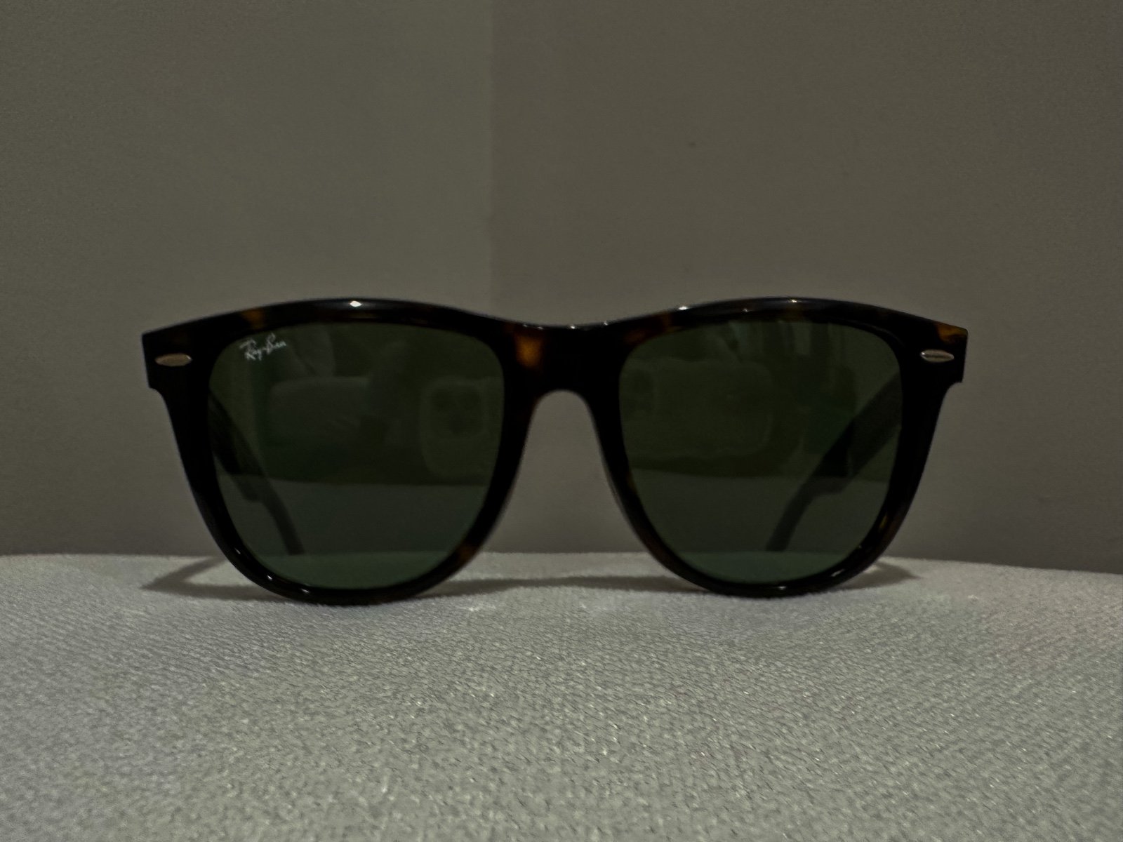 Vintage wayfarer Ray Bans