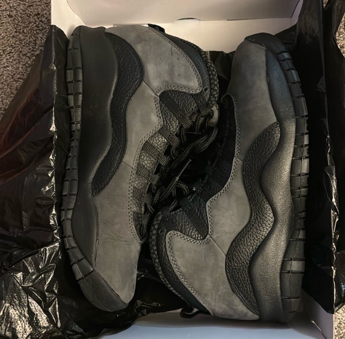Air Jordan 10 Retro Shadow 2018- Size 9/Lightly Used/FAST SHIPPING!!!