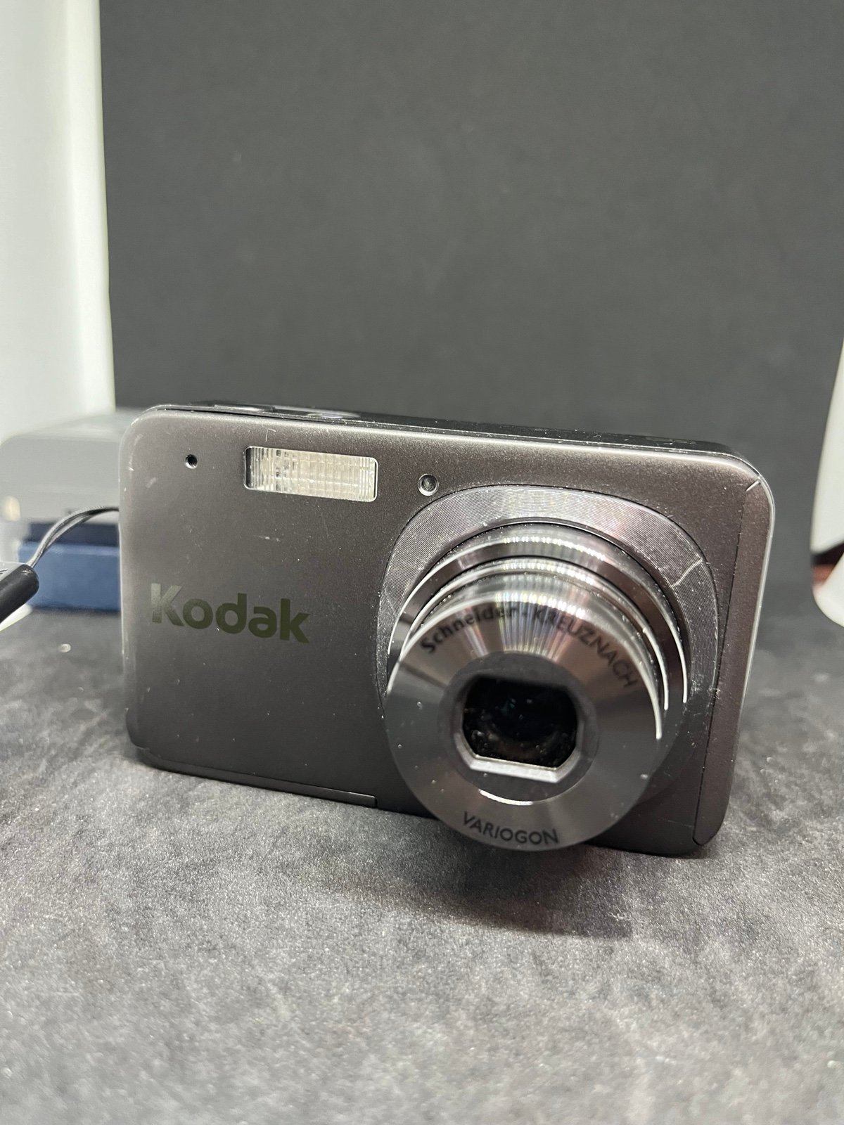 Kodak EasyShare V1273 Gray 12.1MP Touchscreen Digital Camera